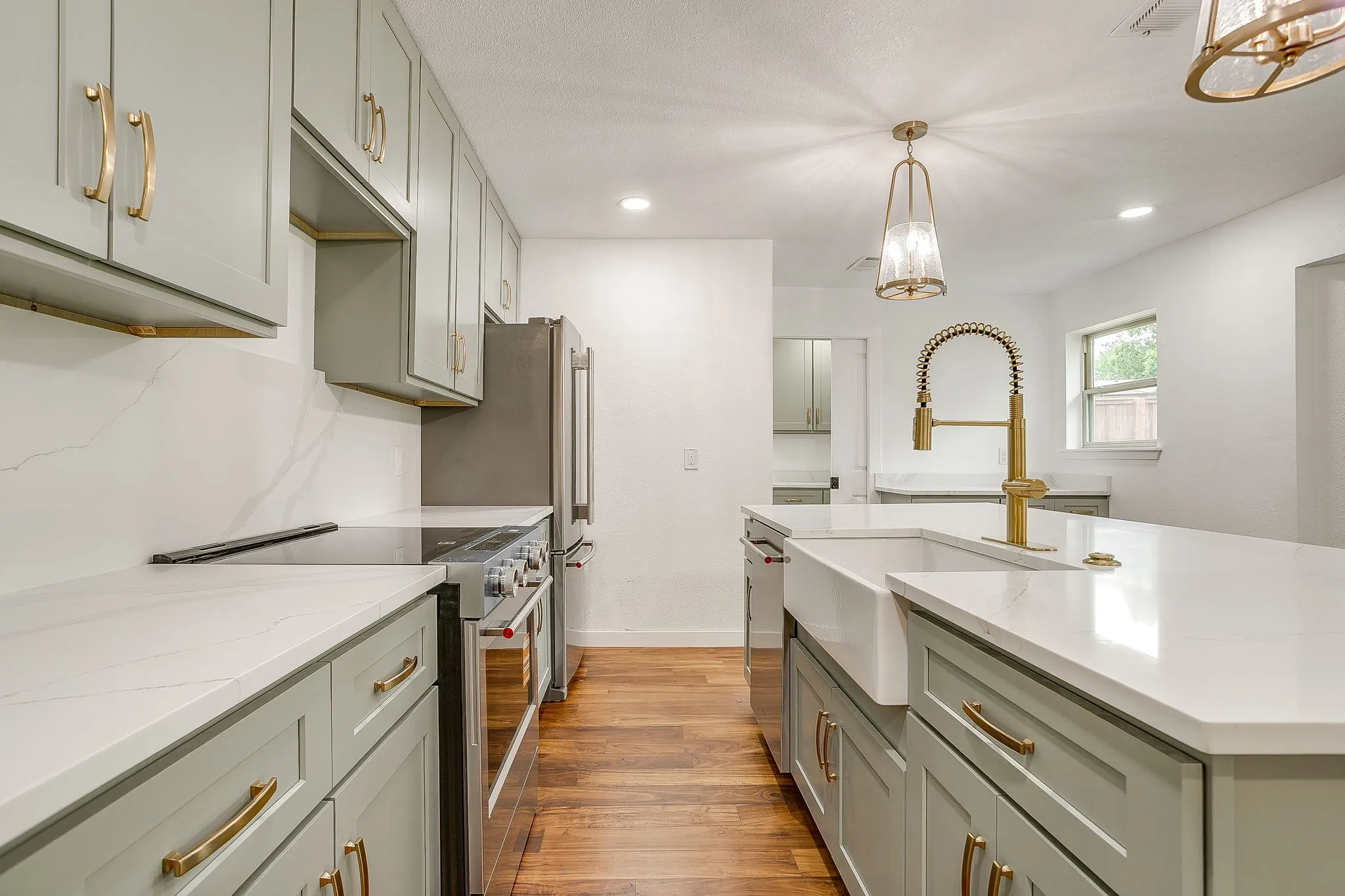 Single Family Residence For Rent in Parker County , 220 Rolling Hills Drive, Aledo, Texas 76008, 3 Bedroom, 3 Bathroom, 2 Garage spaces, 1,656 Sqft, built in 1973, mls#21309770, Real Estate Agent in Aledo, Homes For Rent in Parker county, Homes For Rent in Aledo, Realtor in Aledo Texas, Real Estate Brokerage Independent Realty Texas, Luminita Cordes Realtor