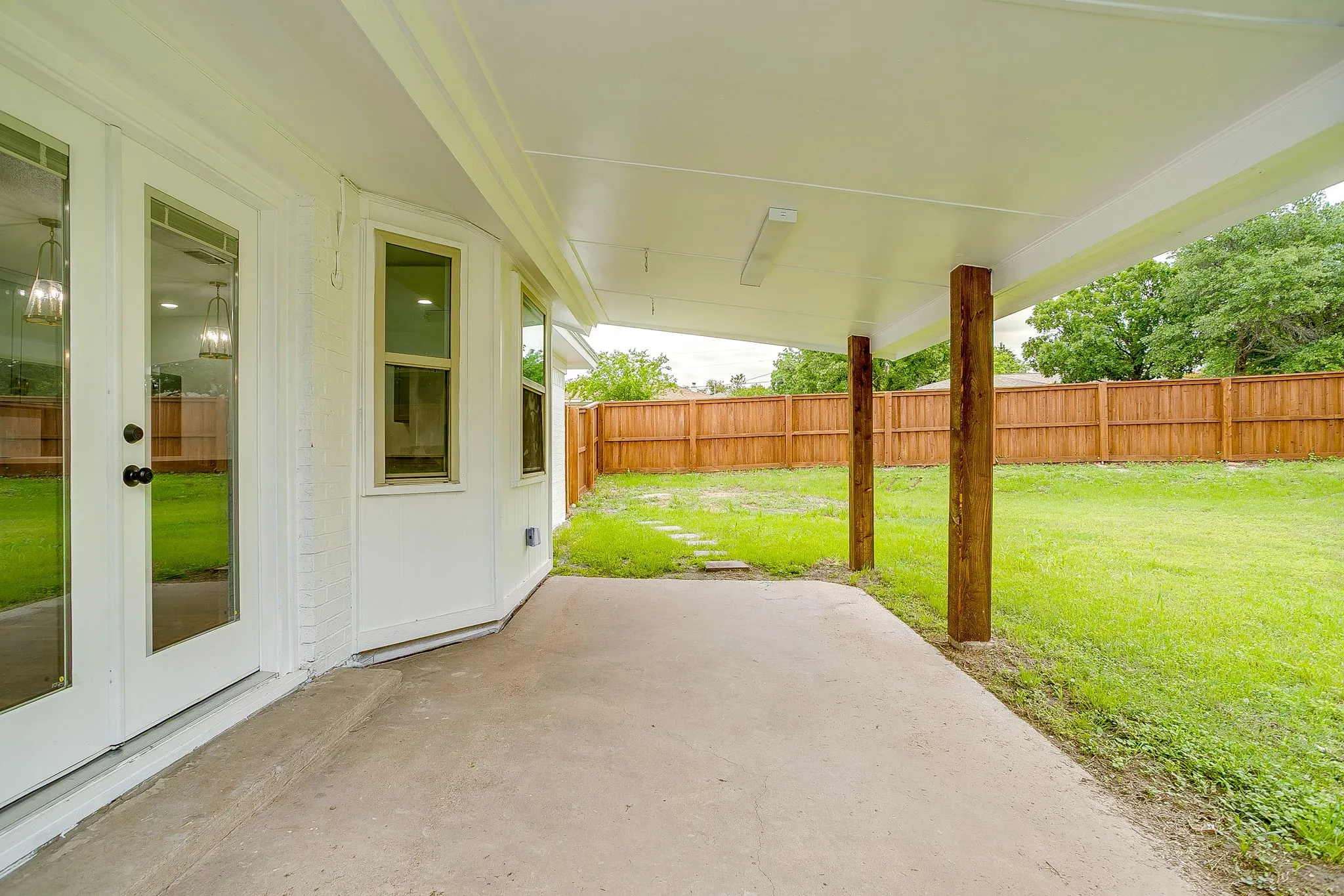 Single Family Residence For Rent in Parker County , 220 Rolling Hills Drive, Aledo, Texas 76008, 3 Bedroom, 3 Bathroom, 2 Garage spaces, 1,656 Sqft, built in 1973, mls#21309770, Real Estate Agent in Aledo, Homes For Rent in Parker county, Homes For Rent in Aledo, Realtor in Aledo Texas, Real Estate Brokerage Independent Realty Texas, Luminita Cordes Realtor