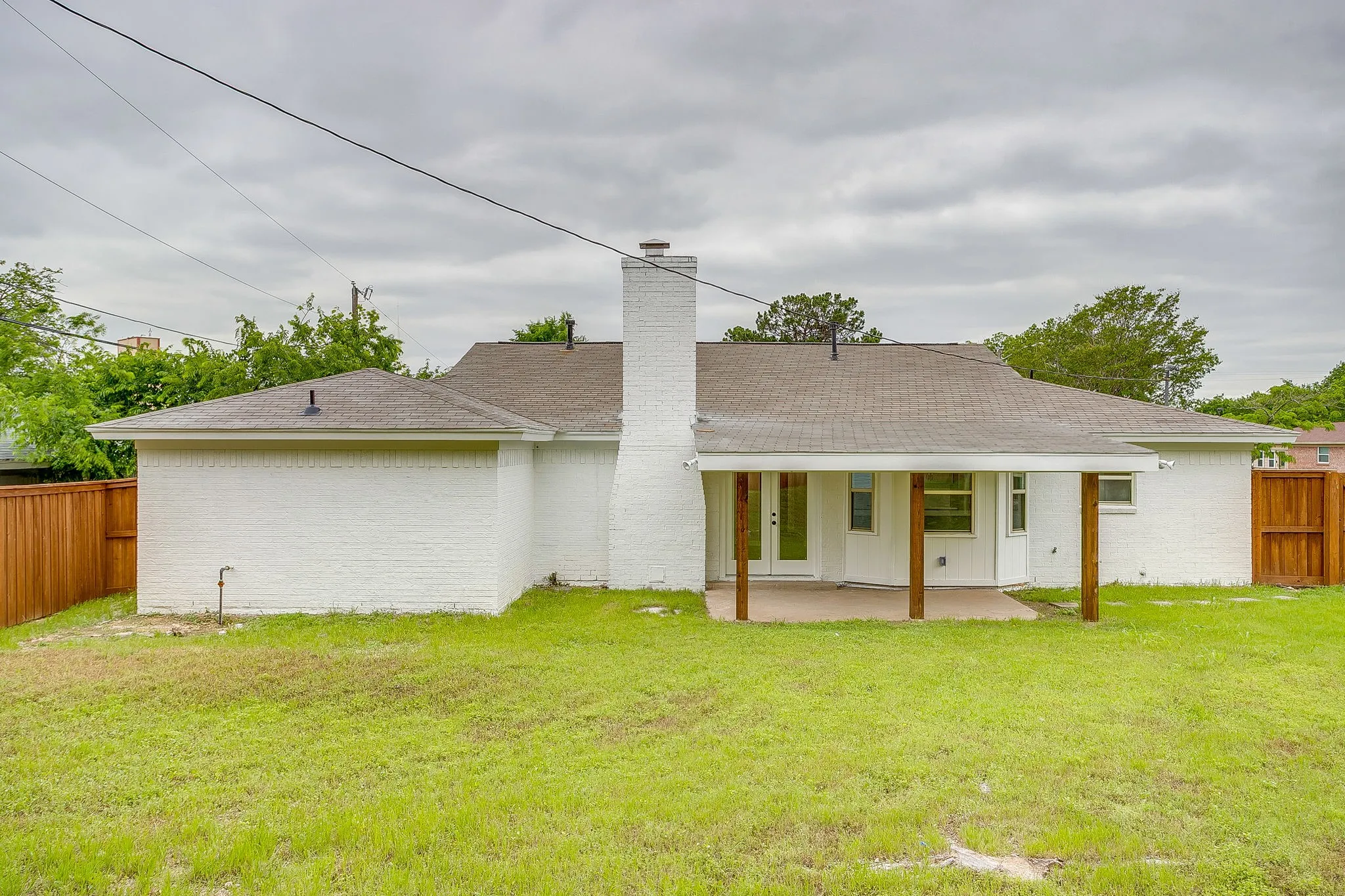 Single Family Residence For Rent in Parker County , 220 Rolling Hills Drive, Aledo, Texas 76008, 3 Bedroom, 3 Bathroom, 2 Garage spaces, 1,656 Sqft, built in 1973, mls#21309770, Real Estate Agent in Aledo, Homes For Rent in Parker county, Homes For Rent in Aledo, Realtor in Aledo Texas, Real Estate Brokerage Independent Realty Texas, Luminita Cordes Realtor