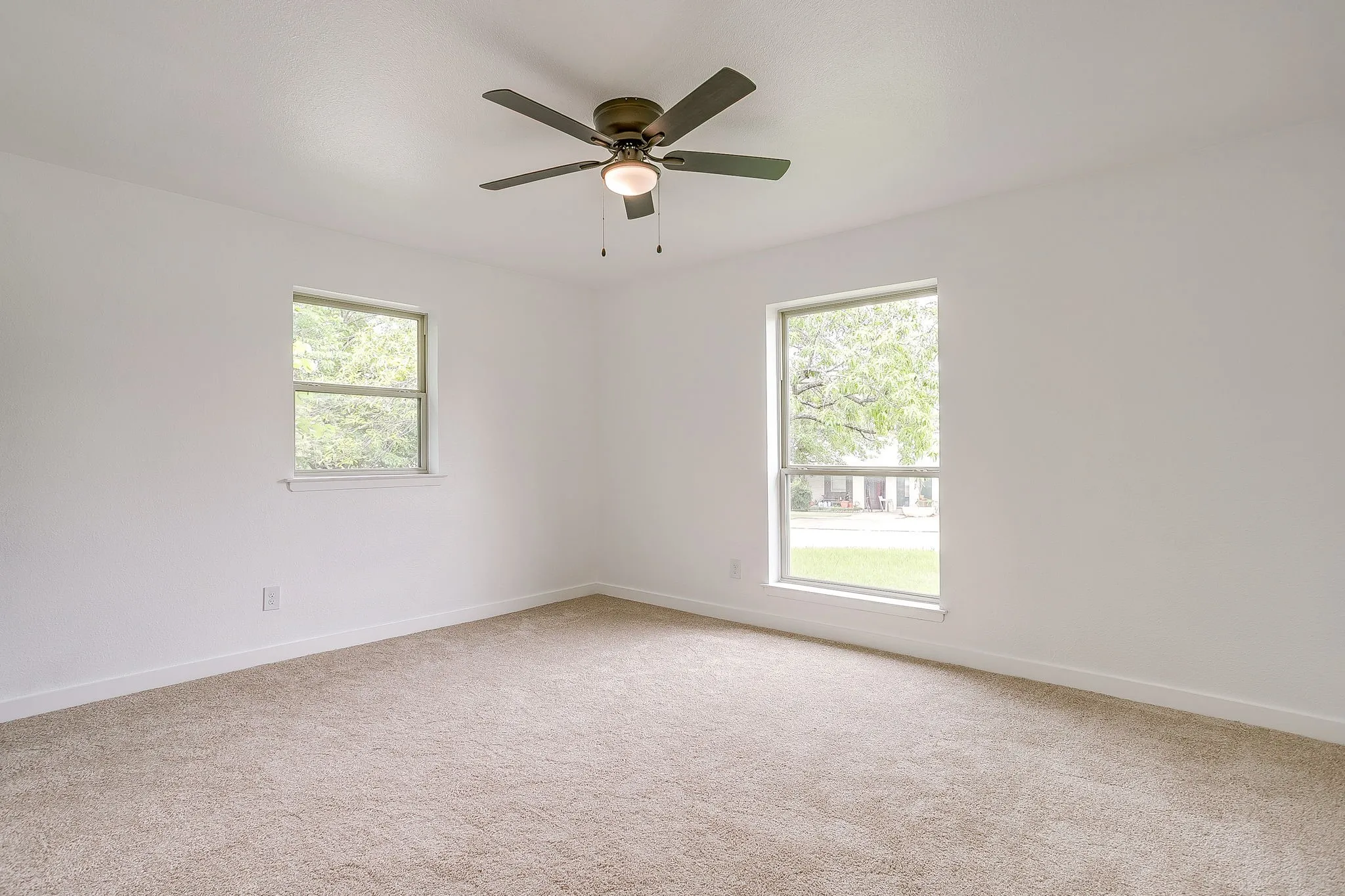 Single Family Residence For Rent in Parker County , 220 Rolling Hills Drive, Aledo, Texas 76008, 3 Bedroom, 3 Bathroom, 2 Garage spaces, 1,656 Sqft, built in 1973, mls#21309770, Real Estate Agent in Aledo, Homes For Rent in Parker county, Homes For Rent in Aledo, Realtor in Aledo Texas, Real Estate Brokerage Independent Realty Texas, Luminita Cordes Realtor