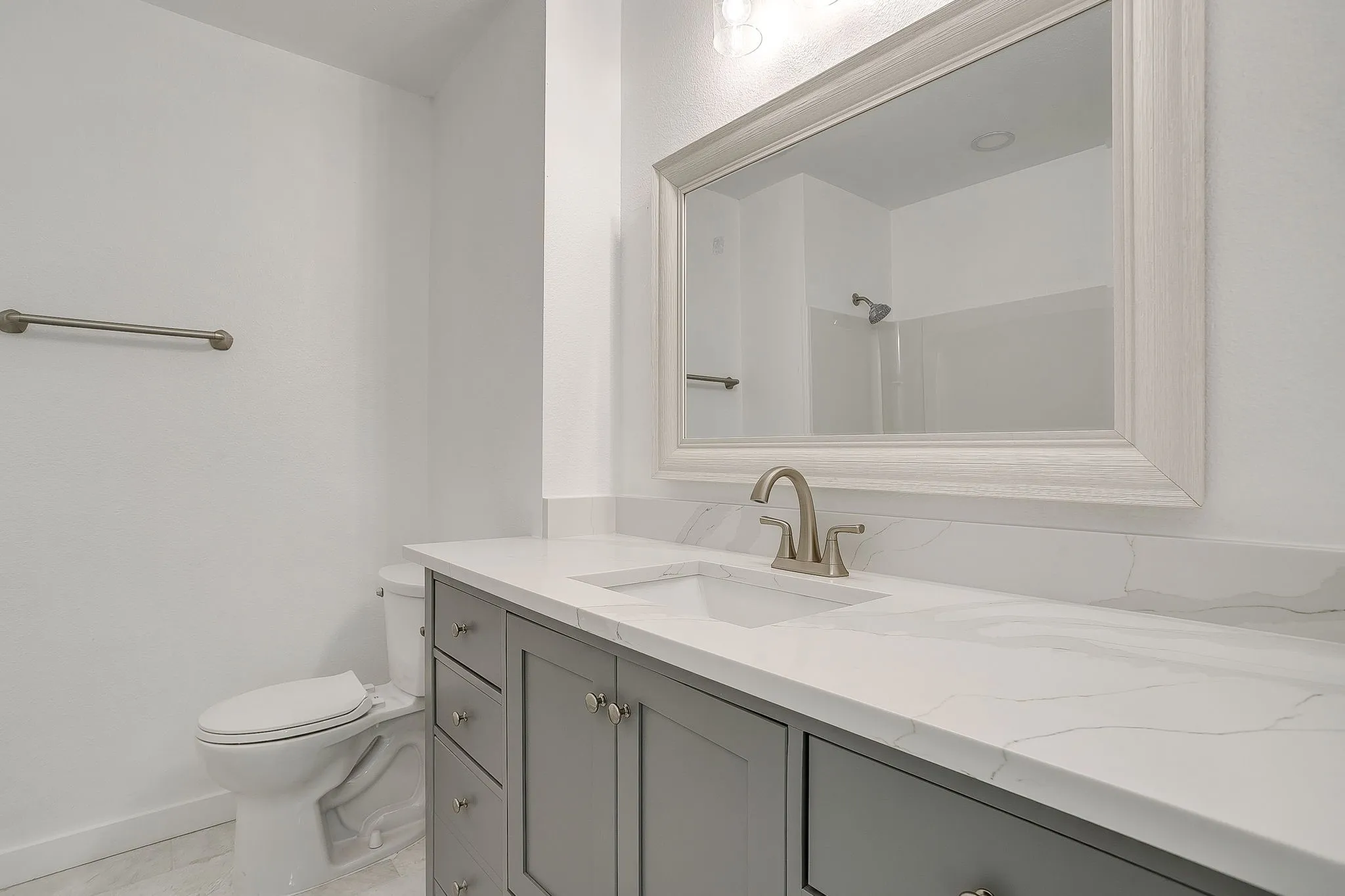 Single Family Residence For Rent in Parker County , 220 Rolling Hills Drive, Aledo, Texas 76008, 3 Bedroom, 3 Bathroom, 2 Garage spaces, 1,656 Sqft, built in 1973, mls#21309770, Real Estate Agent in Aledo, Homes For Rent in Parker county, Homes For Rent in Aledo, Realtor in Aledo Texas, Real Estate Brokerage Independent Realty Texas, Luminita Cordes Realtor