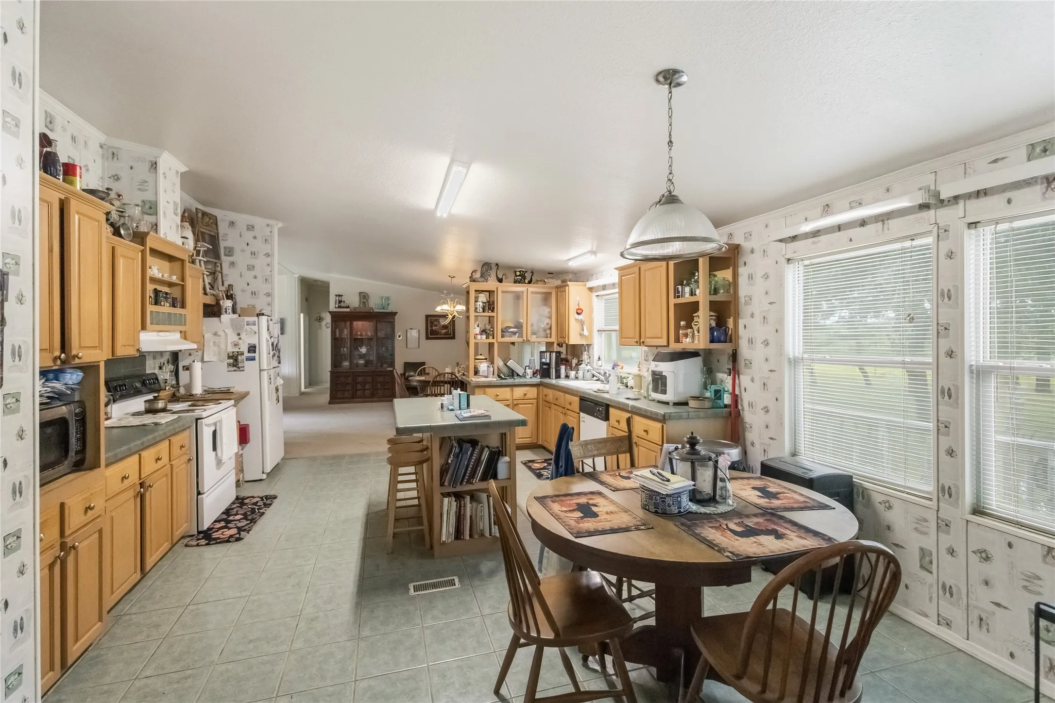 Farm For Sale in Eastland County , 17001 Interstate 20, Cisco, Texas 76437, 4 Bedroom, 3 Bathroom, Garage spaces, 2,432 Sqft, built in 2003, mls#21310159, Real Estate Agent in Cisco, Homes For Sale in Eastland county, Homes For Sale in Cisco, Realtor in Cisco Texas, Real Estate Brokerage Independent Realty Texas, Luminita Cordes Realtor
