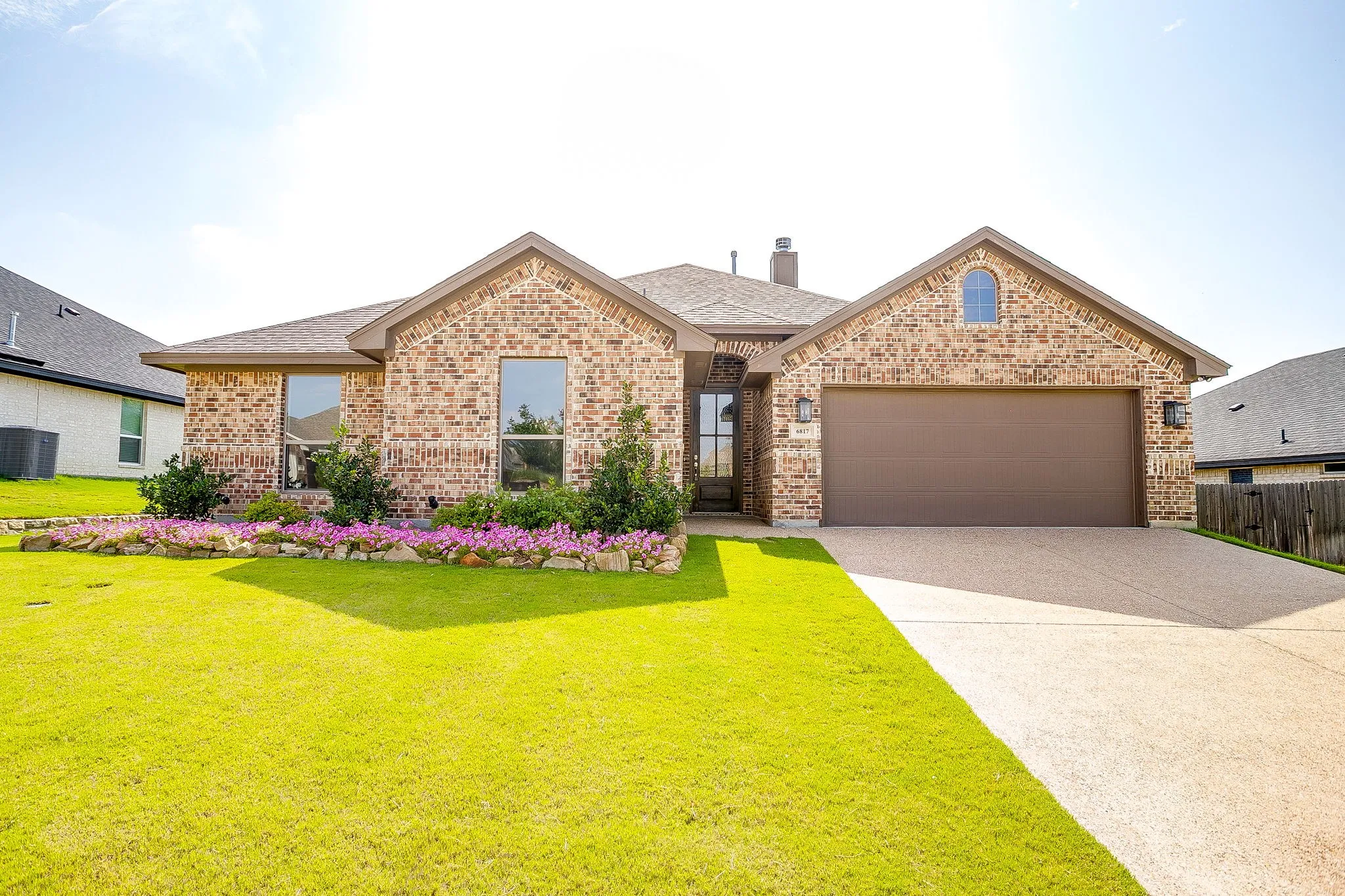 Single Family Residence For Sale in Tarrant County , 6817 Trail Rock Drive, Benbrook, Texas 76126, 4 Bedroom, 4 Bathroom, 2 Garage spaces, 2,282 Sqft, built in 2022, mls#21310173, Real Estate Agent in Benbrook, Homes For Sale in Tarrant county, Homes For Sale in Benbrook, Realtor in Benbrook Texas, Real Estate Brokerage Independent Realty Texas, Luminita Cordes Realtor