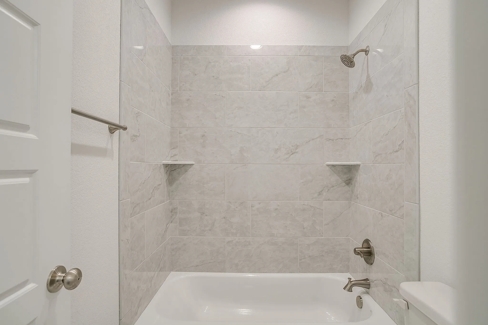 Single Family Residence For Sale in Tarrant County , 6817 Trail Rock Drive, Benbrook, Texas 76126, 4 Bedroom, 4 Bathroom, 2 Garage spaces, 2,282 Sqft, built in 2022, mls#21310173, Real Estate Agent in Benbrook, Homes For Sale in Tarrant county, Homes For Sale in Benbrook, Realtor in Benbrook Texas, Real Estate Brokerage Independent Realty Texas, Luminita Cordes Realtor