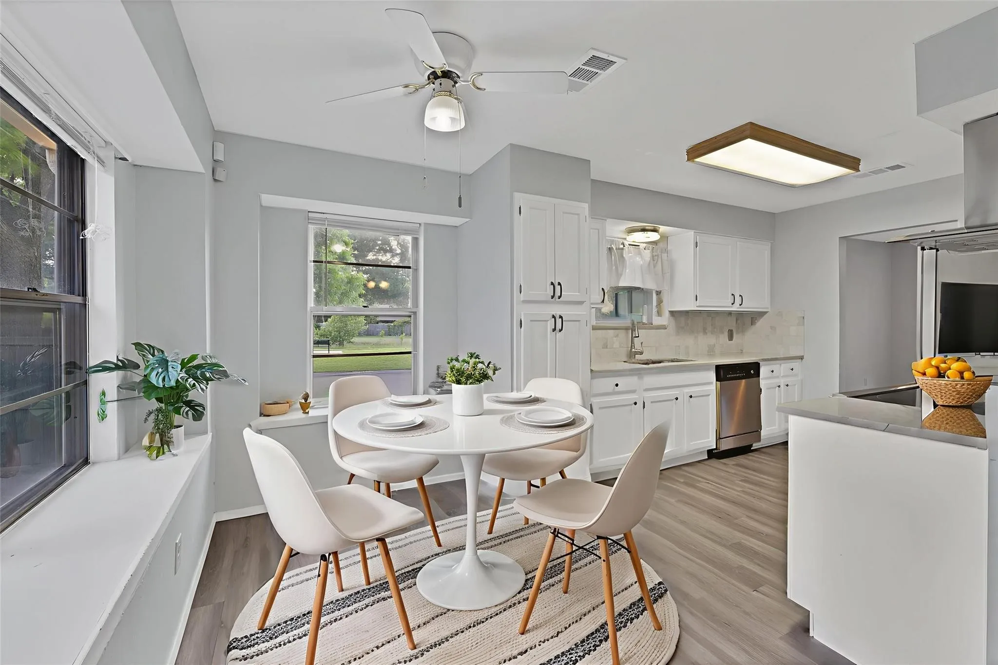 Single Family Residence For Rent in Tarrant County , 7357 Channel View Drive, Fort Worth, Texas 76133, 4 Bedroom, 2 Bathroom, 2 Garage spaces, 1,853 Sqft, built in 1979, mls#21310198, Real Estate Agent in Fort Worth, Homes For Rent in Tarrant county, Homes For Rent in Fort Worth, Realtor in Fort Worth Texas, Real Estate Brokerage Independent Realty Texas, Luminita Cordes Realtor