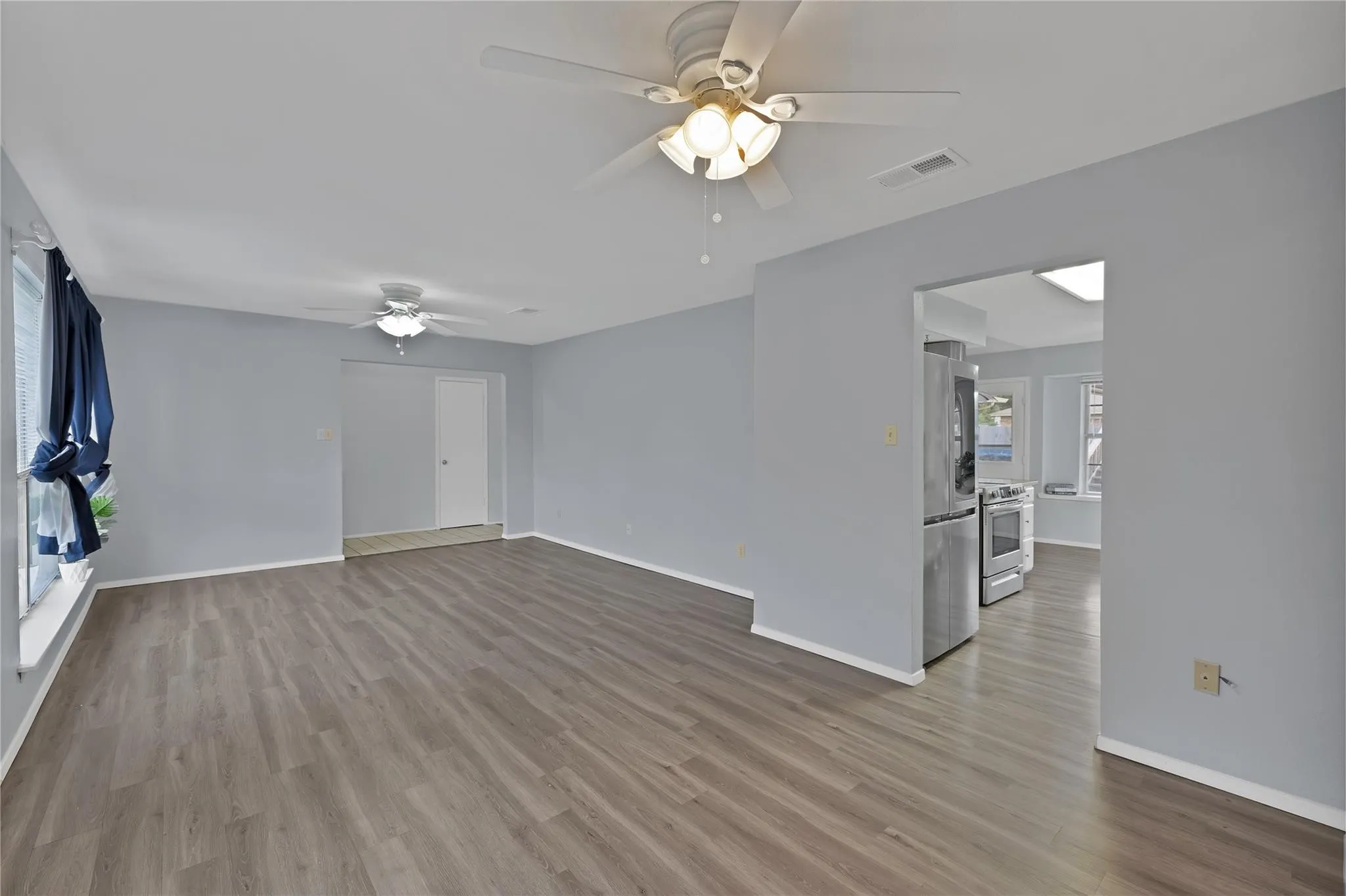 Single Family Residence For Rent in Tarrant County , 7357 Channel View Drive, Fort Worth, Texas 76133, 4 Bedroom, 2 Bathroom, 2 Garage spaces, 1,853 Sqft, built in 1979, mls#21310198, Real Estate Agent in Fort Worth, Homes For Rent in Tarrant county, Homes For Rent in Fort Worth, Realtor in Fort Worth Texas, Real Estate Brokerage Independent Realty Texas, Luminita Cordes Realtor