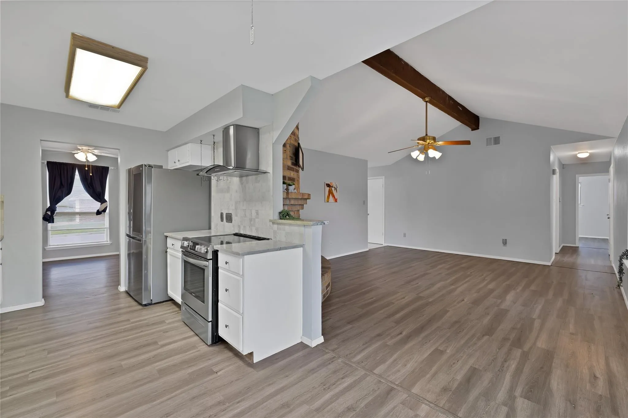Single Family Residence For Rent in Tarrant County , 7357 Channel View Drive, Fort Worth, Texas 76133, 4 Bedroom, 2 Bathroom, 2 Garage spaces, 1,853 Sqft, built in 1979, mls#21310198, Real Estate Agent in Fort Worth, Homes For Rent in Tarrant county, Homes For Rent in Fort Worth, Realtor in Fort Worth Texas, Real Estate Brokerage Independent Realty Texas, Luminita Cordes Realtor