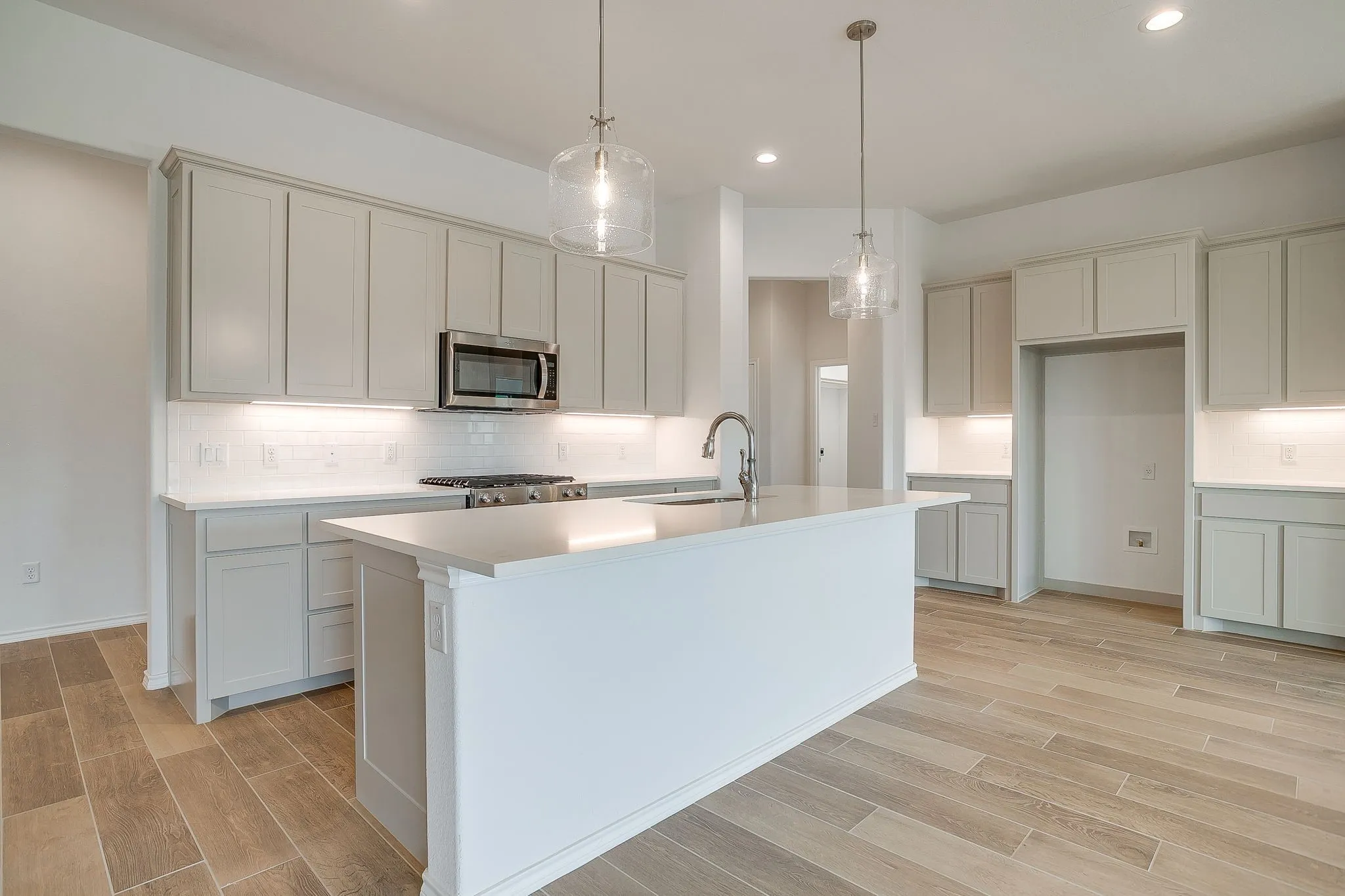 Single Family Residence For Sale in Tarrant County , 6913 Trail Rock Drive, Benbrook, Texas 76126, 4 Bedrooms, 2 Bathrooms, 2 Garage spaces, 2,344 Sqft, built in 2023, Price $499,888, mls#21310208, Real Estate Agent in Benbrook, Homes For Sale in Tarrant county, Homes For Sale in Benbrook, Realtor in Benbrook Texas, Real Estate Brokerage Independent Realty Texas, Luminita Cordes Realtor
