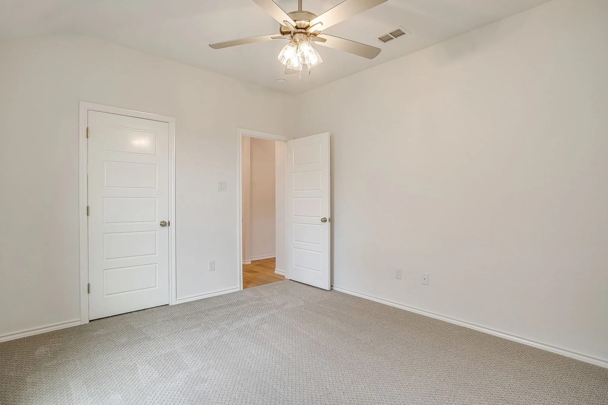 Single Family Residence For Sale in Tarrant County , 6913 Trail Rock Drive, Benbrook, Texas 76126, 4 Bedrooms, 2 Bathrooms, 2 Garage spaces, 2,344 Sqft, built in 2023, Price $499,888, mls#21310208, Real Estate Agent in Benbrook, Homes For Sale in Tarrant county, Homes For Sale in Benbrook, Realtor in Benbrook Texas, Real Estate Brokerage Independent Realty Texas, Luminita Cordes Realtor