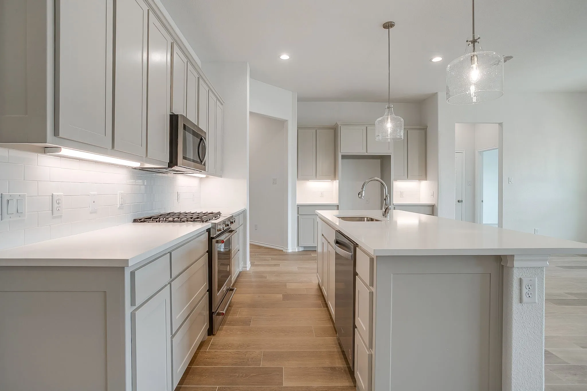 Single Family Residence For Sale in Tarrant County , 6913 Trail Rock Drive, Benbrook, Texas 76126, 4 Bedrooms, 2 Bathrooms, 2 Garage spaces, 2,344 Sqft, built in 2023, Price $499,888, mls#21310208, Real Estate Agent in Benbrook, Homes For Sale in Tarrant county, Homes For Sale in Benbrook, Realtor in Benbrook Texas, Real Estate Brokerage Independent Realty Texas, Luminita Cordes Realtor