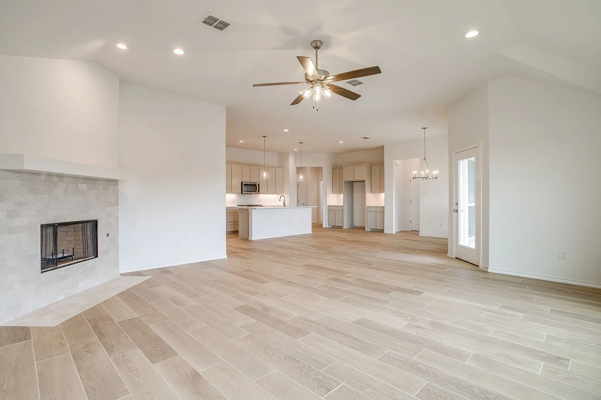 Single Family Residence For Sale in Tarrant County , 6913 Trail Rock Drive, Benbrook, Texas 76126, 4 Bedrooms, 2 Bathrooms, 2 Garage spaces, 2,344 Sqft, built in 2023, Price $499,888, mls#21310208, Real Estate Agent in Benbrook, Homes For Sale in Tarrant county, Homes For Sale in Benbrook, Realtor in Benbrook Texas, Real Estate Brokerage Independent Realty Texas, Luminita Cordes Realtor