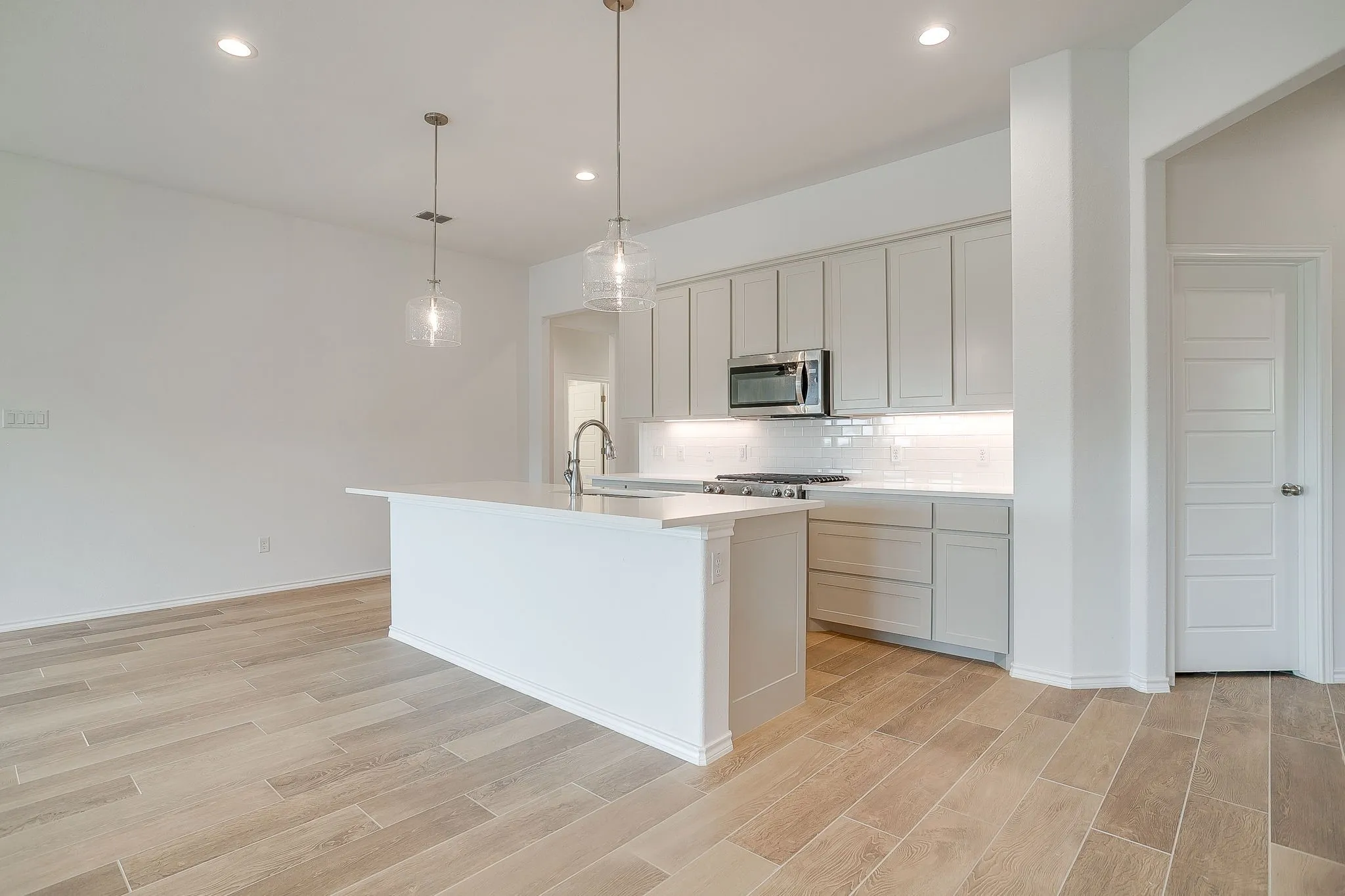 Single Family Residence For Sale in Tarrant County , 6913 Trail Rock Drive, Benbrook, Texas 76126, 4 Bedrooms, 2 Bathrooms, 2 Garage spaces, 2,344 Sqft, built in 2023, Price $499,888, mls#21310208, Real Estate Agent in Benbrook, Homes For Sale in Tarrant county, Homes For Sale in Benbrook, Realtor in Benbrook Texas, Real Estate Brokerage Independent Realty Texas, Luminita Cordes Realtor