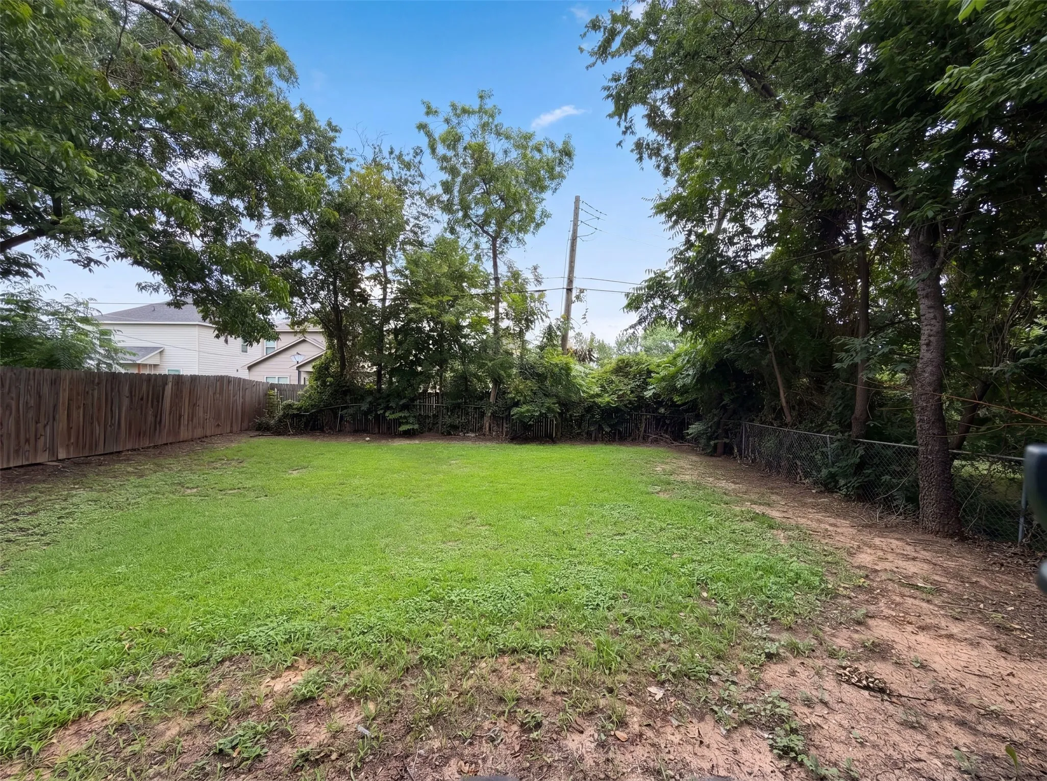Single Family Residence For Sale in Tarrant County , 619 E Arlington Avenue, Fort Worth, Texas 76104, 3 Bedroom, 2 Bathroom, 2 Garage spaces, 1,551 Sqft, built in 2019, mls#21310211, Real Estate Agent in Fort Worth, Homes For Sale in Tarrant county, Homes For Sale in Fort Worth, Realtor in Fort Worth Texas, Real Estate Brokerage Independent Realty Texas, Luminita Cordes Realtor