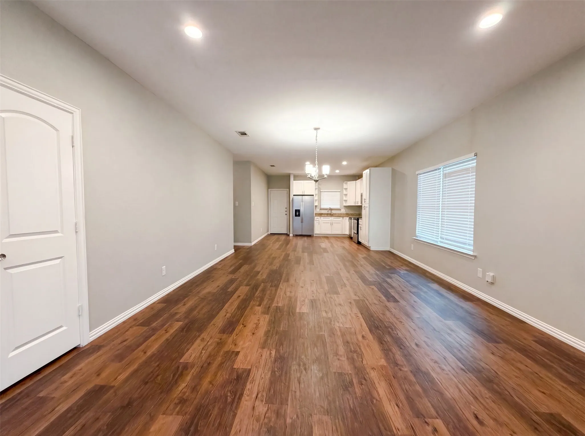 Single Family Residence For Sale in Tarrant County , 619 E Arlington Avenue, Fort Worth, Texas 76104, 3 Bedroom, 2 Bathroom, 2 Garage spaces, 1,551 Sqft, built in 2019, mls#21310211, Real Estate Agent in Fort Worth, Homes For Sale in Tarrant county, Homes For Sale in Fort Worth, Realtor in Fort Worth Texas, Real Estate Brokerage Independent Realty Texas, Luminita Cordes Realtor