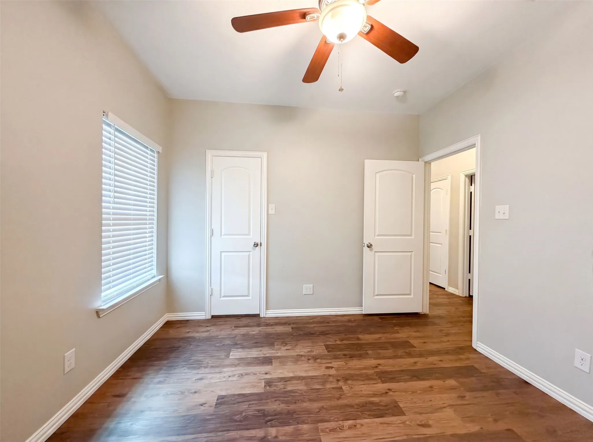 Single Family Residence For Sale in Tarrant County , 619 E Arlington Avenue, Fort Worth, Texas 76104, 3 Bedroom, 2 Bathroom, 2 Garage spaces, 1,551 Sqft, built in 2019, mls#21310211, Real Estate Agent in Fort Worth, Homes For Sale in Tarrant county, Homes For Sale in Fort Worth, Realtor in Fort Worth Texas, Real Estate Brokerage Independent Realty Texas, Luminita Cordes Realtor