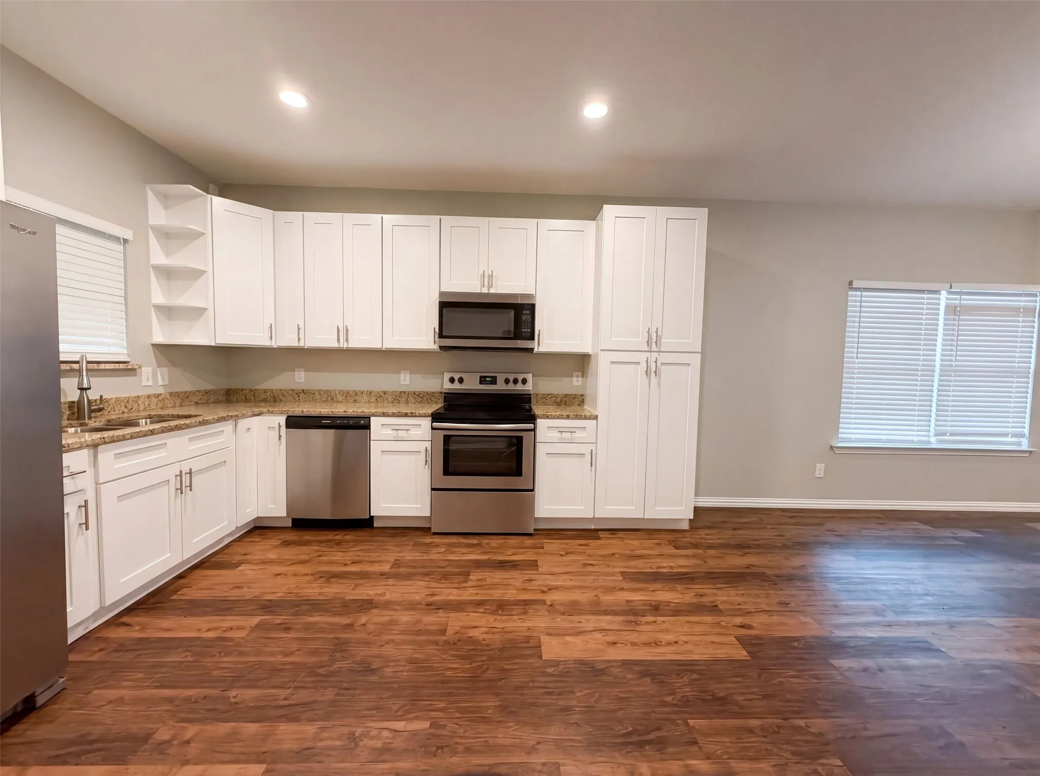 Single Family Residence For Sale in Tarrant County , 619 E Arlington Avenue, Fort Worth, Texas 76104, 3 Bedroom, 2 Bathroom, 2 Garage spaces, 1,551 Sqft, built in 2019, mls#21310211, Real Estate Agent in Fort Worth, Homes For Sale in Tarrant county, Homes For Sale in Fort Worth, Realtor in Fort Worth Texas, Real Estate Brokerage Independent Realty Texas, Luminita Cordes Realtor