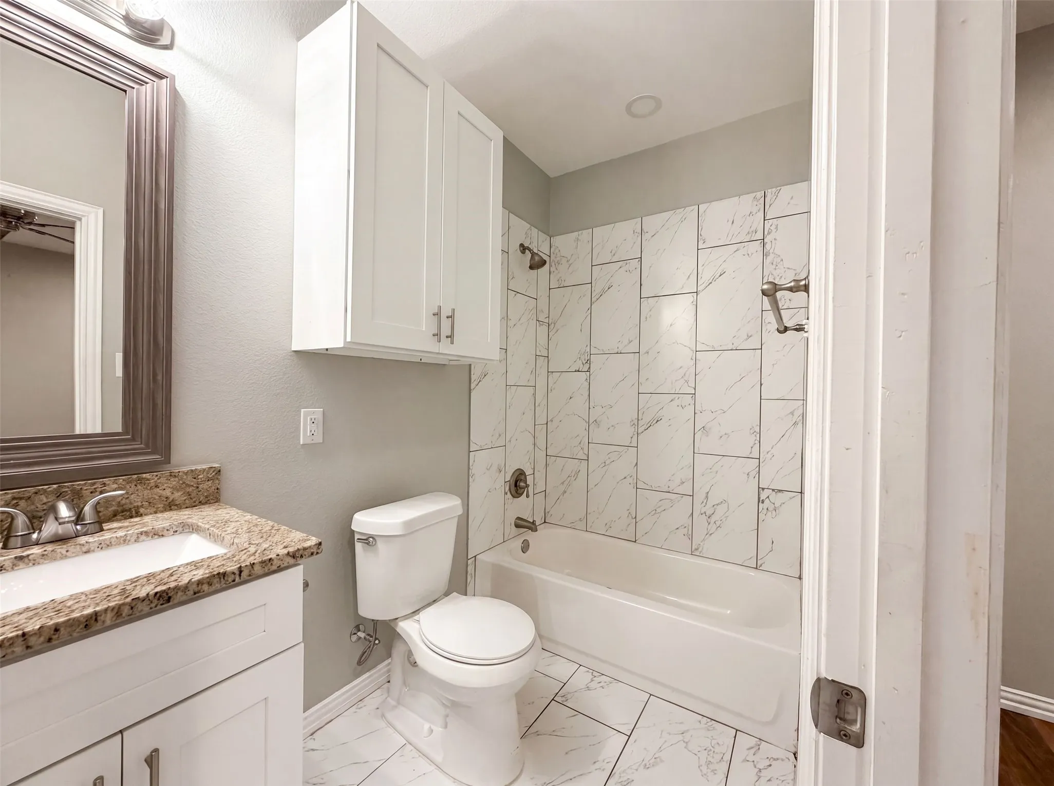 Single Family Residence For Sale in Tarrant County , 619 E Arlington Avenue, Fort Worth, Texas 76104, 3 Bedroom, 2 Bathroom, 2 Garage spaces, 1,551 Sqft, built in 2019, mls#21310211, Real Estate Agent in Fort Worth, Homes For Sale in Tarrant county, Homes For Sale in Fort Worth, Realtor in Fort Worth Texas, Real Estate Brokerage Independent Realty Texas, Luminita Cordes Realtor