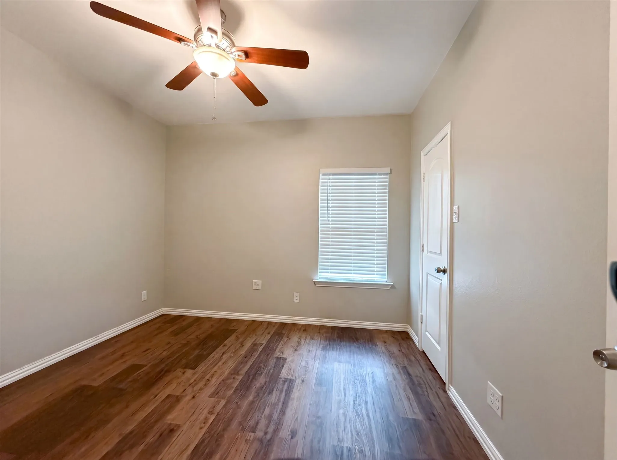 Single Family Residence For Sale in Tarrant County , 619 E Arlington Avenue, Fort Worth, Texas 76104, 3 Bedroom, 2 Bathroom, 2 Garage spaces, 1,551 Sqft, built in 2019, mls#21310211, Real Estate Agent in Fort Worth, Homes For Sale in Tarrant county, Homes For Sale in Fort Worth, Realtor in Fort Worth Texas, Real Estate Brokerage Independent Realty Texas, Luminita Cordes Realtor
