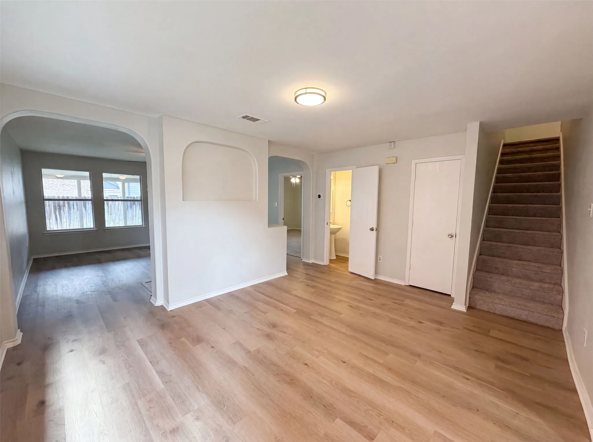 Single Family Residence For Sale in Denton County , 2026 Cardinal Lane, Lewisville, Texas 75077, 3 Bedroom, 3 Bathroom, 2 Garage spaces, 1,618 Sqft, built in 1997, mls#21310216, Real Estate Agent in Lewisville, Homes For Sale in Denton county, Homes For Sale in Lewisville, Realtor in Lewisville Texas, Real Estate Brokerage Independent Realty Texas, Luminita Cordes Realtor