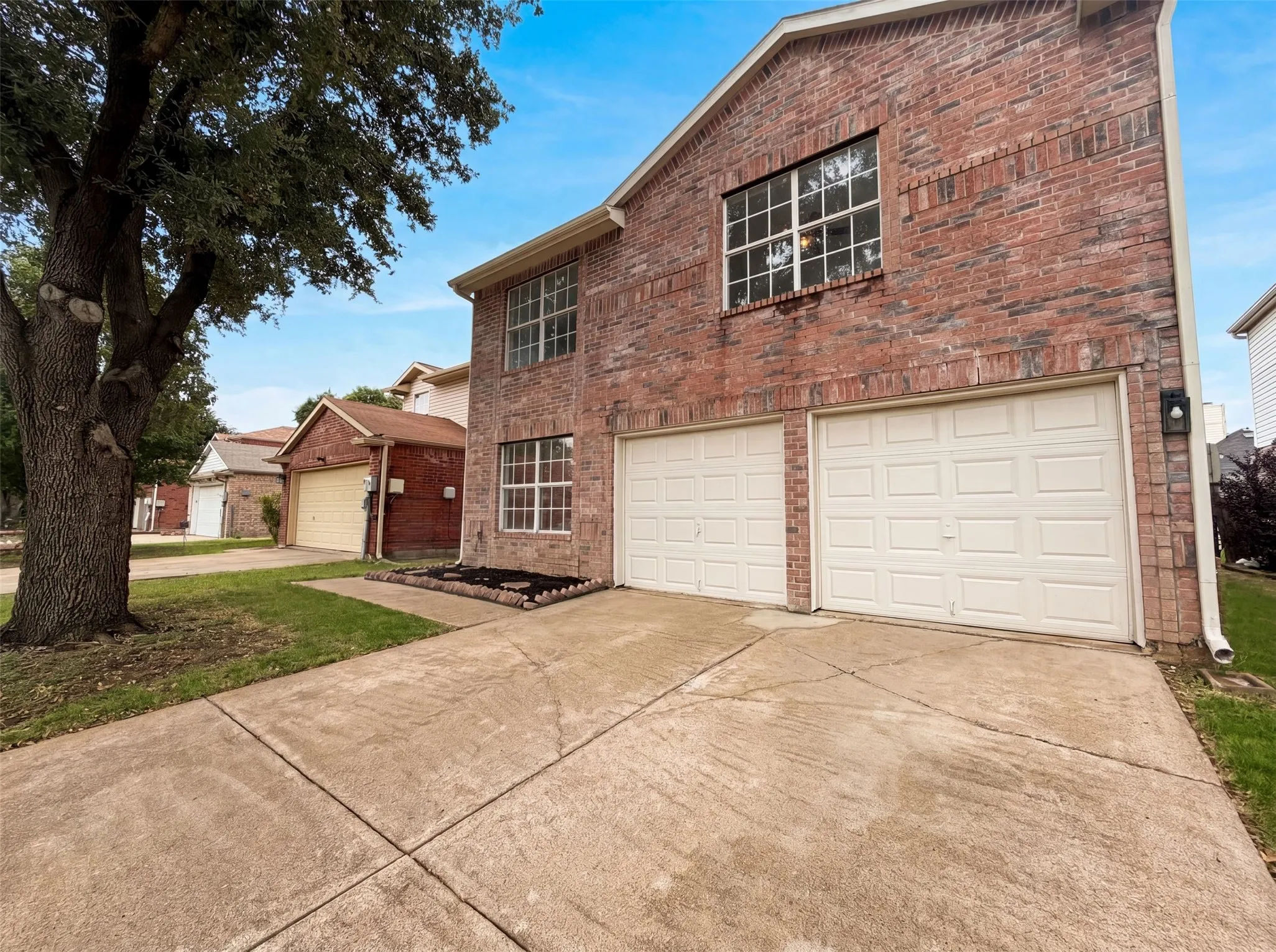 Single Family Residence For Sale in Denton County , 2026 Cardinal Lane, Lewisville, Texas 75077, 3 Bedroom, 3 Bathroom, 2 Garage spaces, 1,618 Sqft, built in 1997, mls#21310216, Real Estate Agent in Lewisville, Homes For Sale in Denton county, Homes For Sale in Lewisville, Realtor in Lewisville Texas, Real Estate Brokerage Independent Realty Texas, Luminita Cordes Realtor