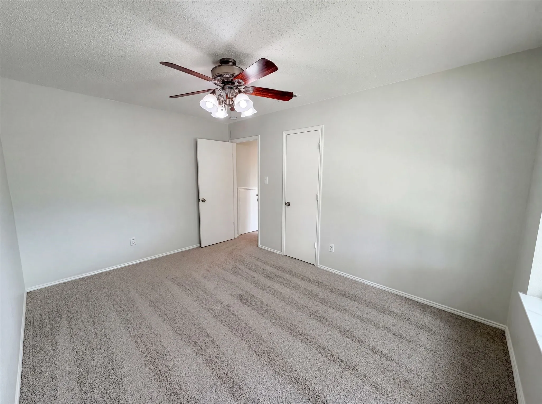 Single Family Residence For Sale in Denton County , 2026 Cardinal Lane, Lewisville, Texas 75077, 3 Bedroom, 3 Bathroom, 2 Garage spaces, 1,618 Sqft, built in 1997, mls#21310216, Real Estate Agent in Lewisville, Homes For Sale in Denton county, Homes For Sale in Lewisville, Realtor in Lewisville Texas, Real Estate Brokerage Independent Realty Texas, Luminita Cordes Realtor