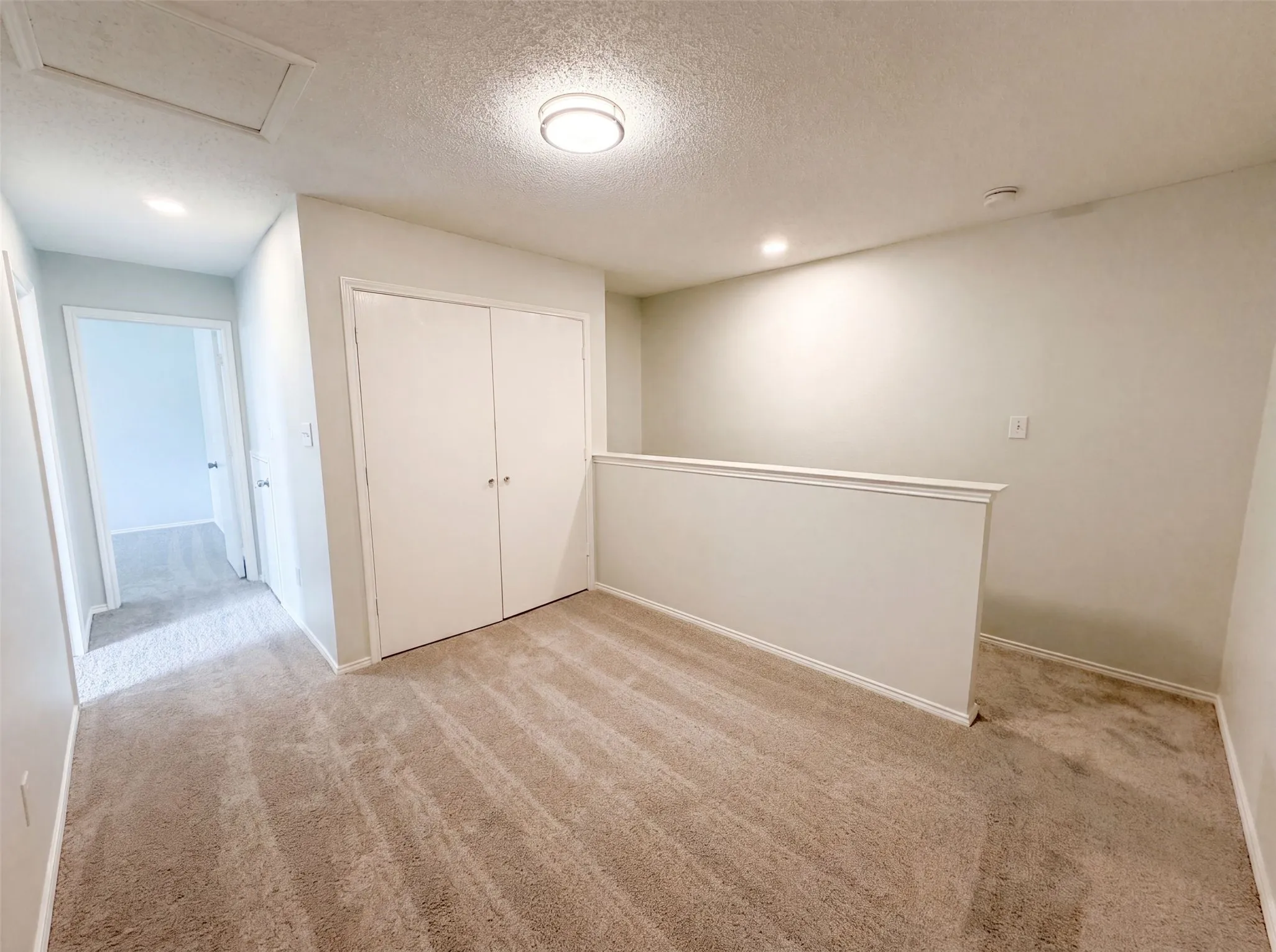 Single Family Residence For Sale in Denton County , 2026 Cardinal Lane, Lewisville, Texas 75077, 3 Bedroom, 3 Bathroom, 2 Garage spaces, 1,618 Sqft, built in 1997, mls#21310216, Real Estate Agent in Lewisville, Homes For Sale in Denton county, Homes For Sale in Lewisville, Realtor in Lewisville Texas, Real Estate Brokerage Independent Realty Texas, Luminita Cordes Realtor