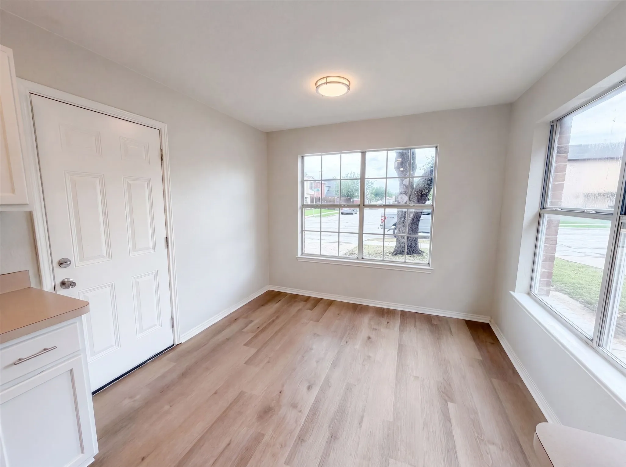 Single Family Residence For Sale in Denton County , 2026 Cardinal Lane, Lewisville, Texas 75077, 3 Bedroom, 3 Bathroom, 2 Garage spaces, 1,618 Sqft, built in 1997, mls#21310216, Real Estate Agent in Lewisville, Homes For Sale in Denton county, Homes For Sale in Lewisville, Realtor in Lewisville Texas, Real Estate Brokerage Independent Realty Texas, Luminita Cordes Realtor