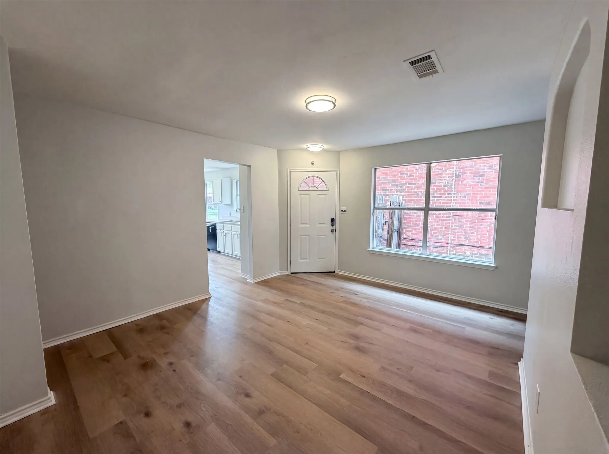 Single Family Residence For Sale in Denton County , 2026 Cardinal Lane, Lewisville, Texas 75077, 3 Bedroom, 3 Bathroom, 2 Garage spaces, 1,618 Sqft, built in 1997, mls#21310216, Real Estate Agent in Lewisville, Homes For Sale in Denton county, Homes For Sale in Lewisville, Realtor in Lewisville Texas, Real Estate Brokerage Independent Realty Texas, Luminita Cordes Realtor
