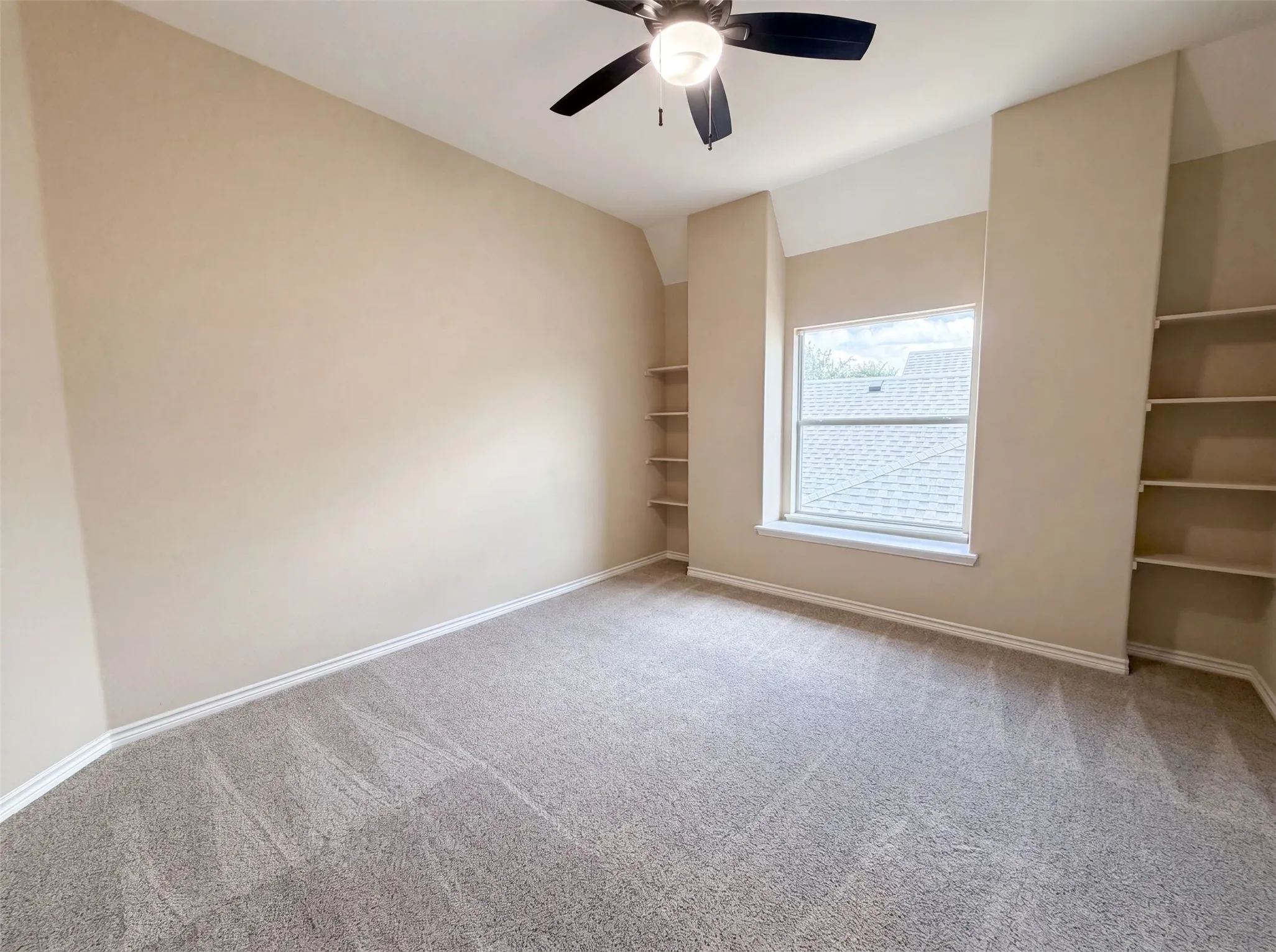 Single Family Residence For Sale in Tarrant County , 8613 Sunwood Court, Fort Worth, Texas 76123, 5 Bedroom, 4 Bathroom, 2 Garage spaces, 4,824 Sqft, built in 2007, mls#21310225, Real Estate Agent in Fort Worth, Homes For Sale in Tarrant county, Homes For Sale in Fort Worth, Realtor in Fort Worth Texas, Real Estate Brokerage Independent Realty Texas, Luminita Cordes Realtor