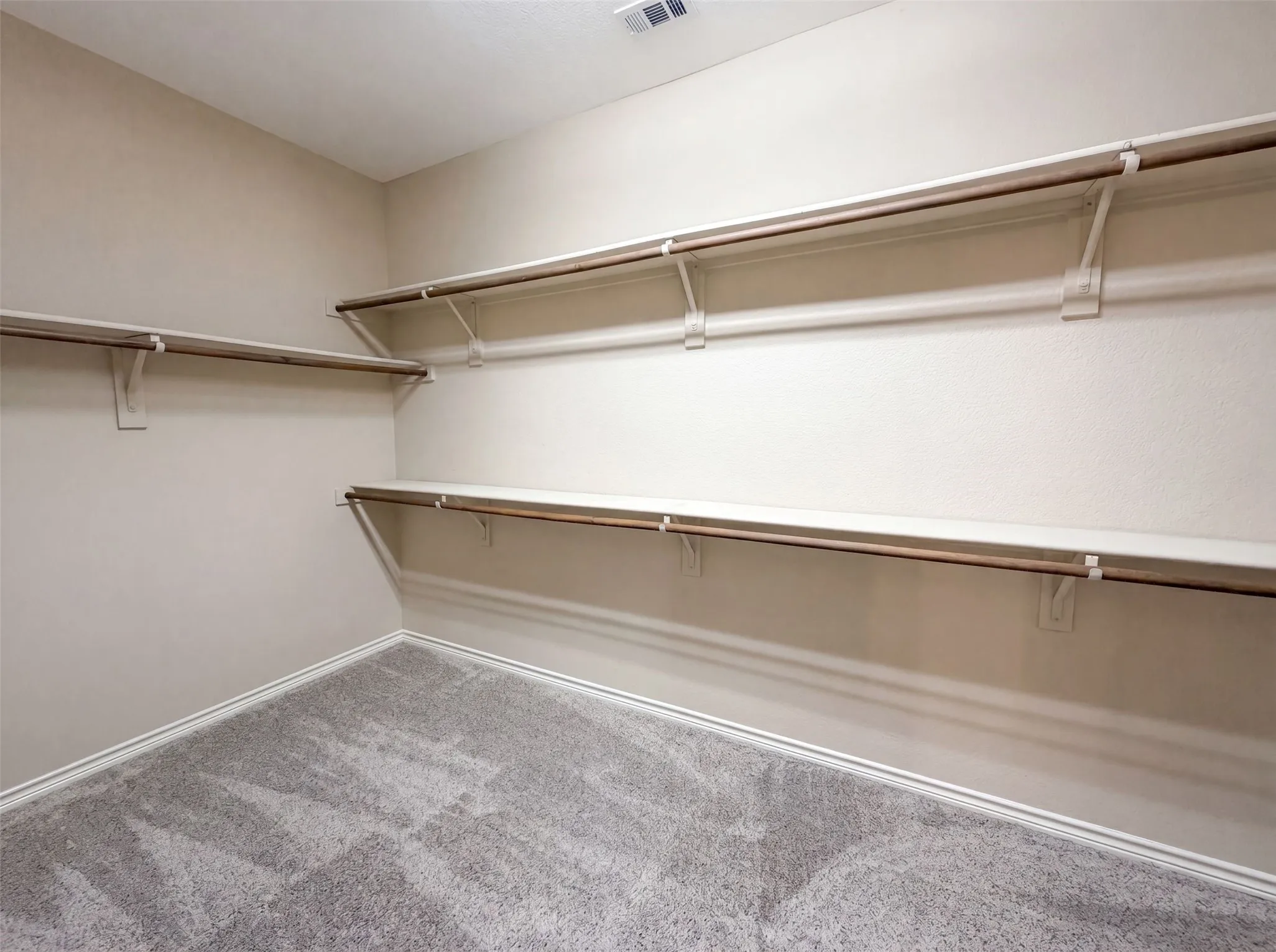 Single Family Residence For Sale in Tarrant County , 8613 Sunwood Court, Fort Worth, Texas 76123, 5 Bedroom, 4 Bathroom, 2 Garage spaces, 4,824 Sqft, built in 2007, mls#21310225, Real Estate Agent in Fort Worth, Homes For Sale in Tarrant county, Homes For Sale in Fort Worth, Realtor in Fort Worth Texas, Real Estate Brokerage Independent Realty Texas, Luminita Cordes Realtor