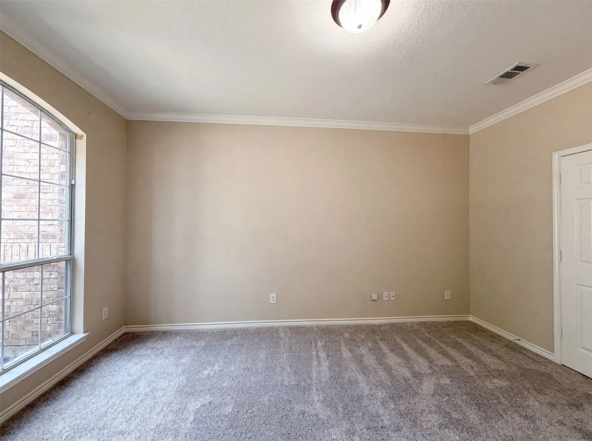 Single Family Residence For Sale in Tarrant County , 8613 Sunwood Court, Fort Worth, Texas 76123, 5 Bedroom, 4 Bathroom, 2 Garage spaces, 4,824 Sqft, built in 2007, mls#21310225, Real Estate Agent in Fort Worth, Homes For Sale in Tarrant county, Homes For Sale in Fort Worth, Realtor in Fort Worth Texas, Real Estate Brokerage Independent Realty Texas, Luminita Cordes Realtor