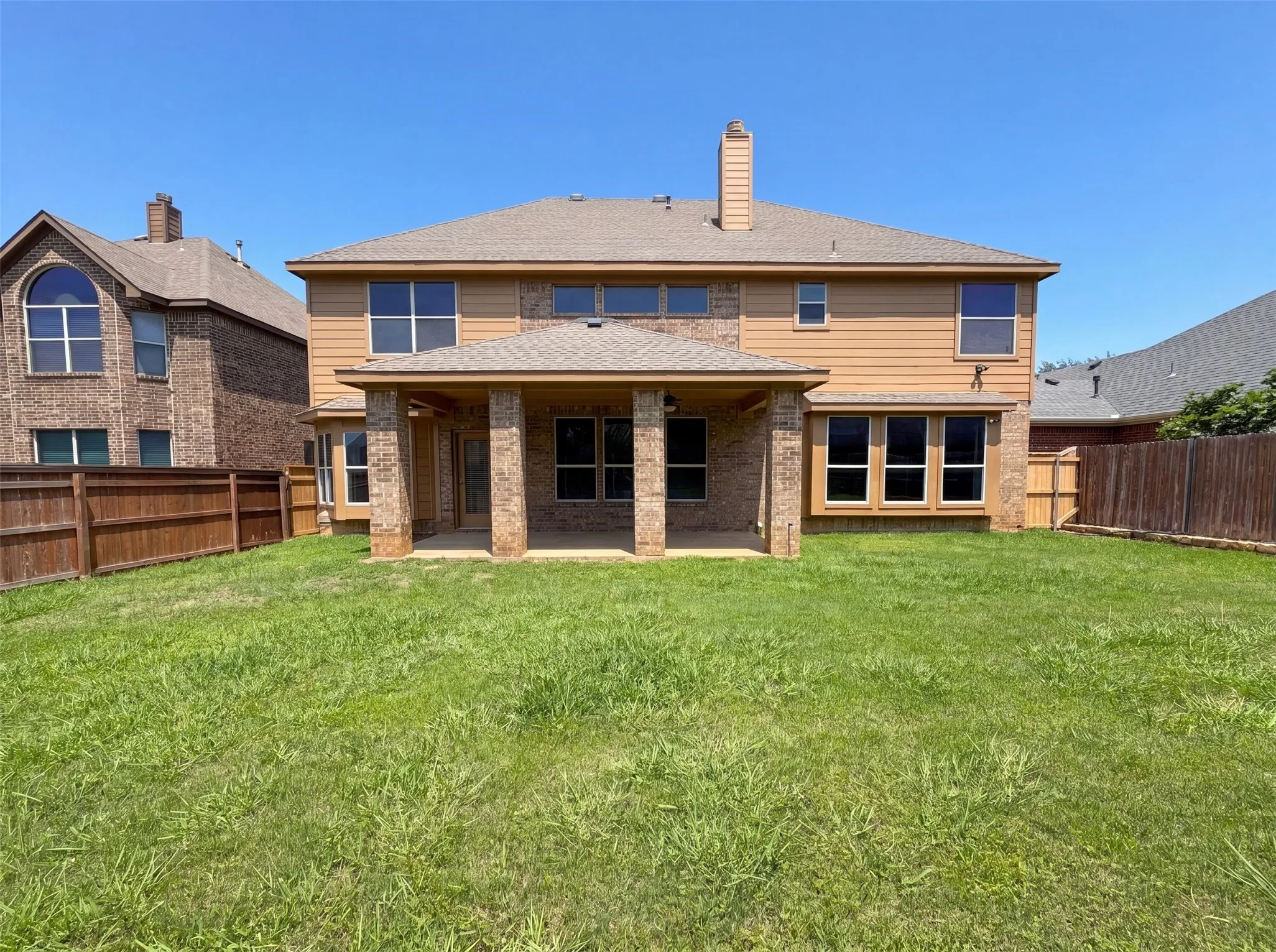 Single Family Residence For Sale in Tarrant County , 8613 Sunwood Court, Fort Worth, Texas 76123, 5 Bedroom, 4 Bathroom, 2 Garage spaces, 4,824 Sqft, built in 2007, mls#21310225, Real Estate Agent in Fort Worth, Homes For Sale in Tarrant county, Homes For Sale in Fort Worth, Realtor in Fort Worth Texas, Real Estate Brokerage Independent Realty Texas, Luminita Cordes Realtor