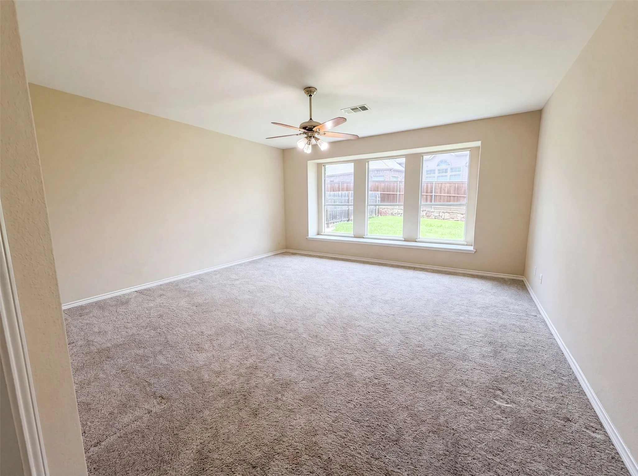 Single Family Residence For Sale in Tarrant County , 8613 Sunwood Court, Fort Worth, Texas 76123, 5 Bedroom, 4 Bathroom, 2 Garage spaces, 4,824 Sqft, built in 2007, mls#21310225, Real Estate Agent in Fort Worth, Homes For Sale in Tarrant county, Homes For Sale in Fort Worth, Realtor in Fort Worth Texas, Real Estate Brokerage Independent Realty Texas, Luminita Cordes Realtor