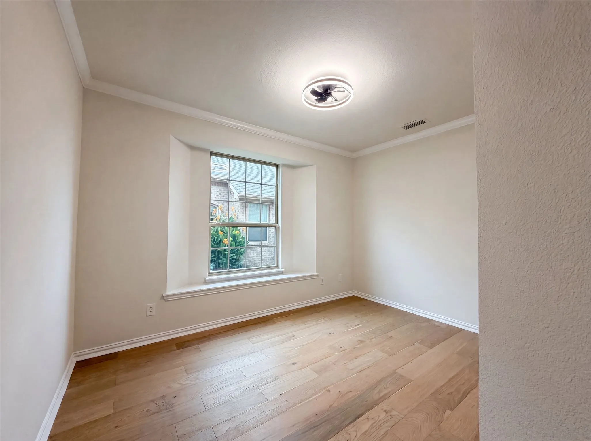 Single Family Residence For Sale in Collin County , 1421 Caruth Lane, Celina, Texas 75009, 5 Bedroom, 3 Bathroom, 2 Garage spaces, 2,560 Sqft, built in 2014, mls#21310222, Real Estate Agent in Celina, Homes For Sale in Collin county, Homes For Sale in Celina, Realtor in Celina Texas, Real Estate Brokerage Independent Realty Texas, Luminita Cordes Realtor