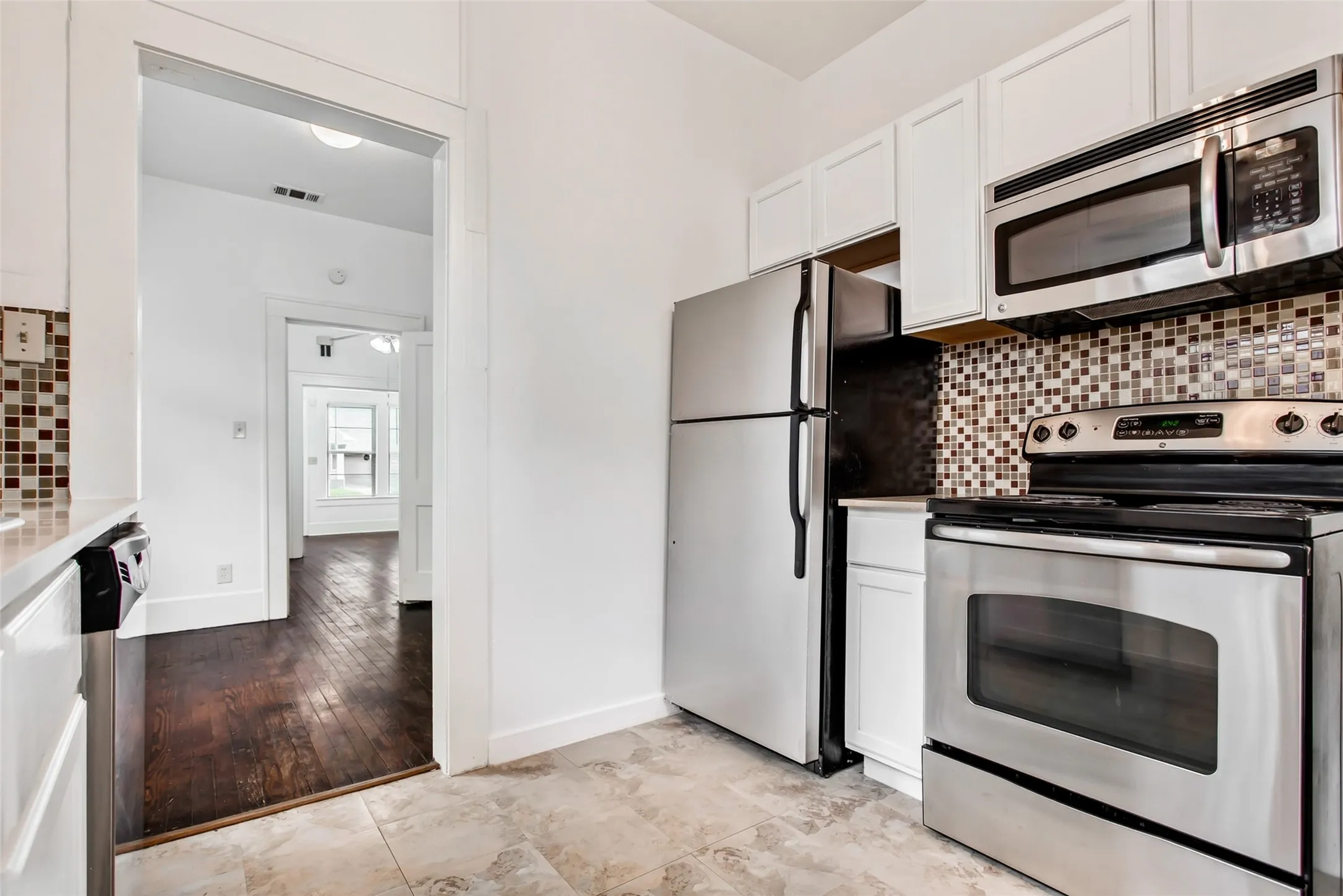 Duplex For Rent in Dallas County , 5925 Worth Street, Dallas, Texas 75214, 1 Bedroom, 1 Bathroom, Garage spaces, 651 Sqft, built in 1920, mls#21296884, Real Estate Agent in Dallas, Homes For Rent in Dallas county, Homes For Rent in Dallas, Realtor in Dallas Texas, Real Estate Brokerage Independent Realty Texas, Luminita Cordes Realtor