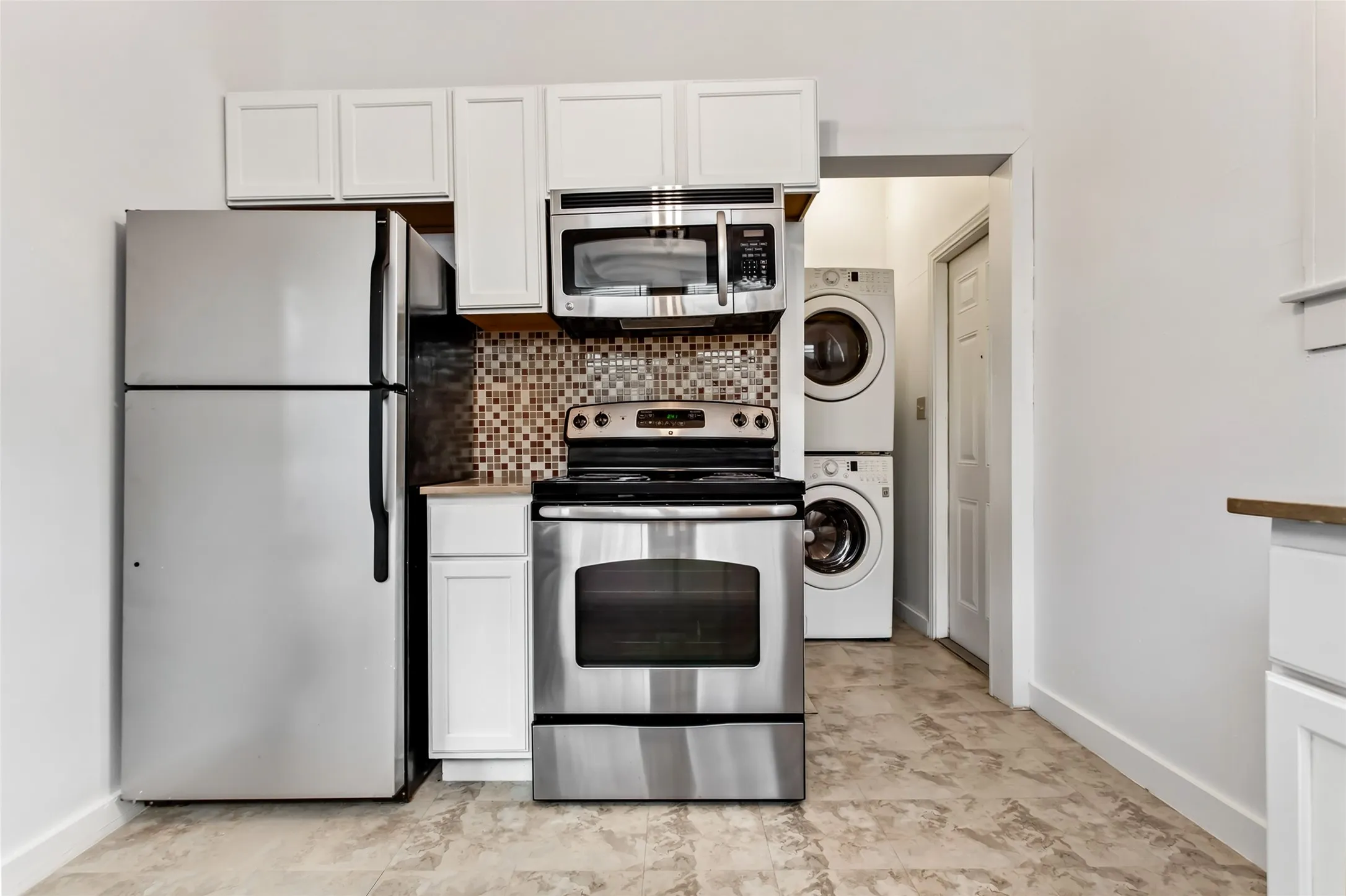 Duplex For Rent in Dallas County , 5925 Worth Street, Dallas, Texas 75214, 1 Bedroom, 1 Bathroom, Garage spaces, 651 Sqft, built in 1920, mls#21296884, Real Estate Agent in Dallas, Homes For Rent in Dallas county, Homes For Rent in Dallas, Realtor in Dallas Texas, Real Estate Brokerage Independent Realty Texas, Luminita Cordes Realtor