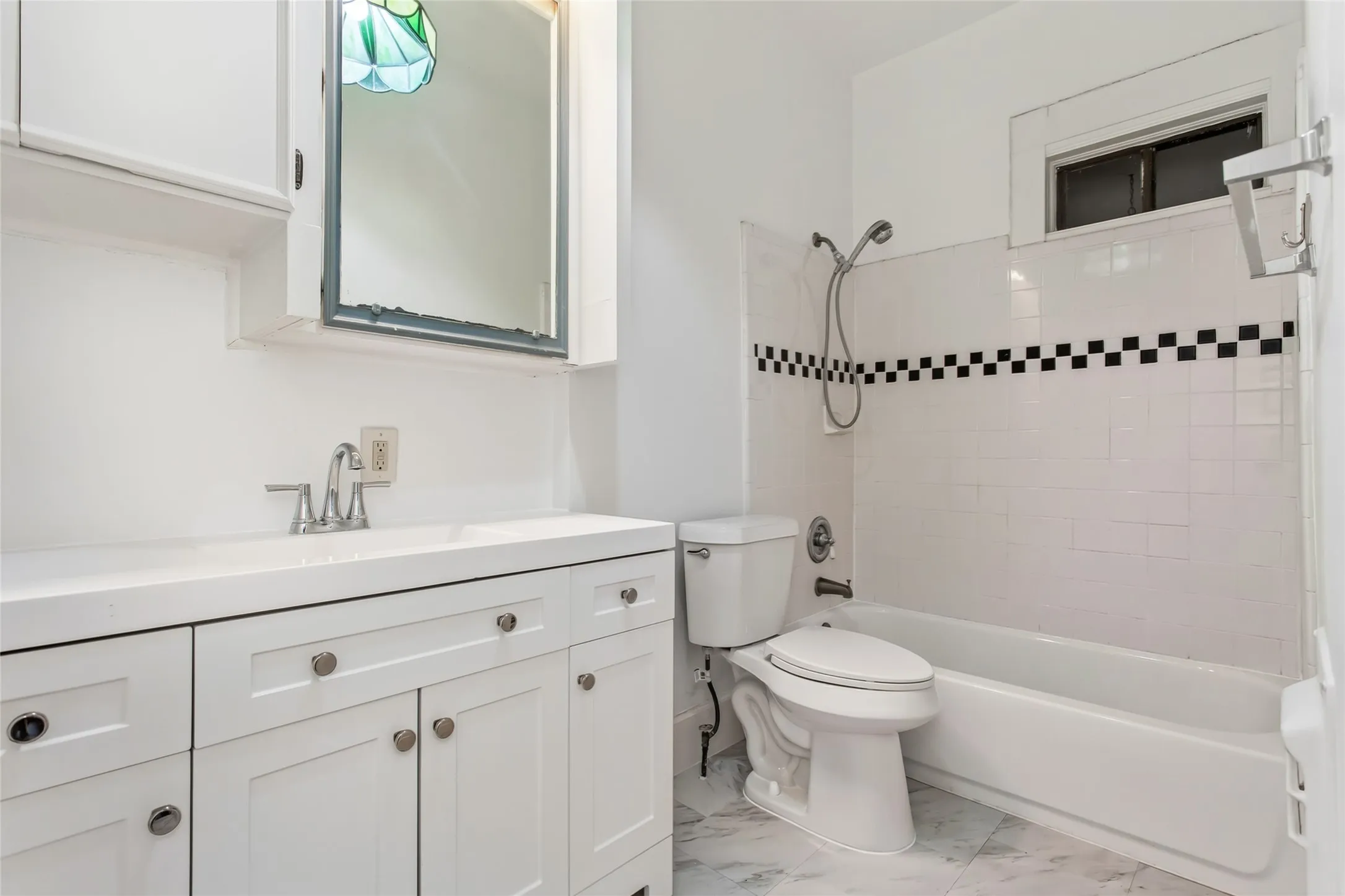 Duplex For Rent in Dallas County , 5925 Worth Street, Dallas, Texas 75214, 1 Bedroom, 1 Bathroom, Garage spaces, 651 Sqft, built in 1920, mls#21296884, Real Estate Agent in Dallas, Homes For Rent in Dallas county, Homes For Rent in Dallas, Realtor in Dallas Texas, Real Estate Brokerage Independent Realty Texas, Luminita Cordes Realtor