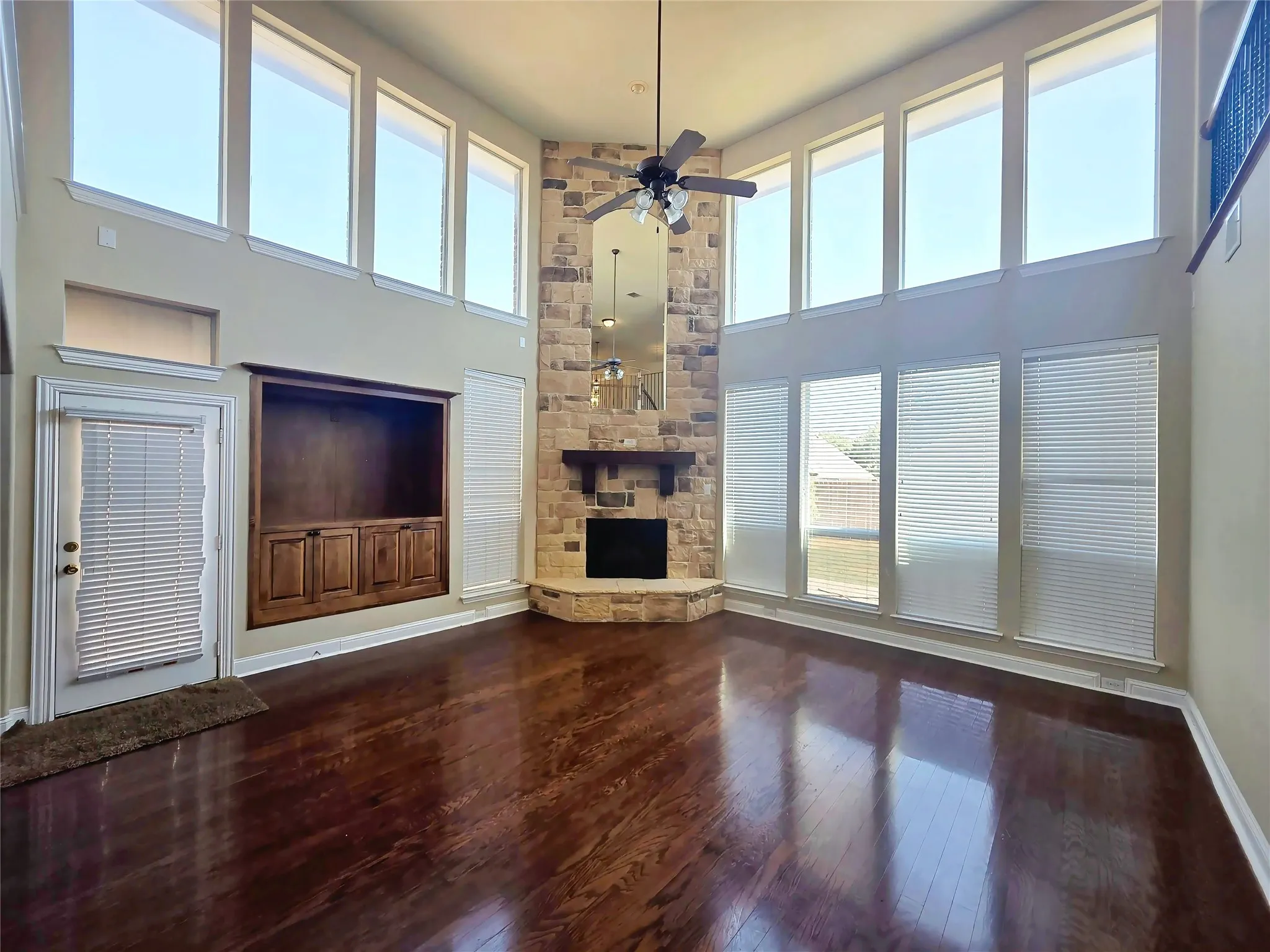 Single Family Residence For Rent in Dallas County , 6814 Indian Meadow Court, Sachse, Texas 75048, 4 Bedroom, 3 Bathroom, 2 Garage spaces, 3,214 Sqft, built in 2005, mls#21301992, Real Estate Agent in Sachse, Homes For Rent in Dallas county, Homes For Rent in Sachse, Realtor in Sachse Texas, Real Estate Brokerage Independent Realty Texas, Luminita Cordes Realtor