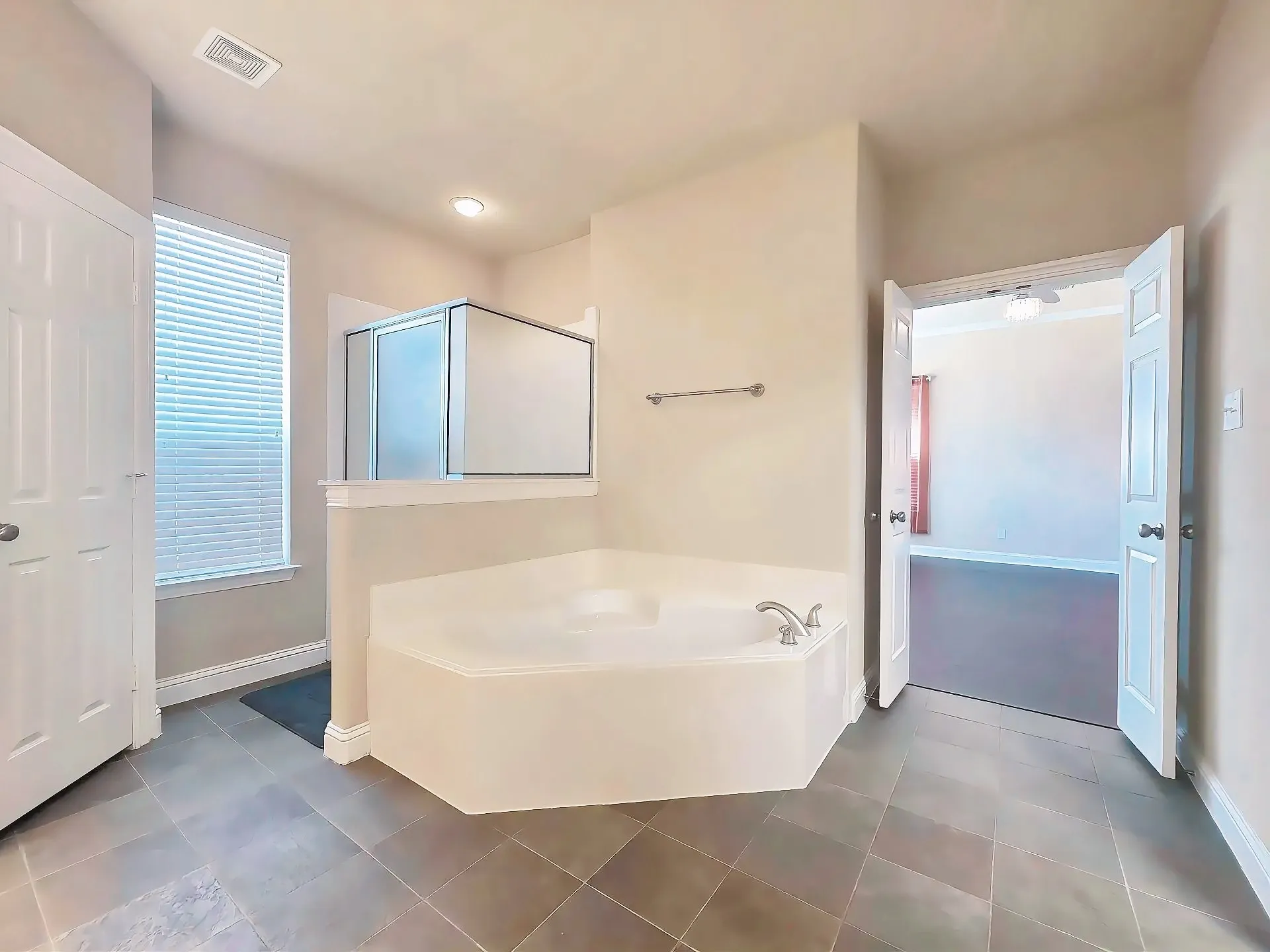 Single Family Residence For Rent in Dallas County , 6814 Indian Meadow Court, Sachse, Texas 75048, 4 Bedroom, 3 Bathroom, 2 Garage spaces, 3,214 Sqft, built in 2005, mls#21301992, Real Estate Agent in Sachse, Homes For Rent in Dallas county, Homes For Rent in Sachse, Realtor in Sachse Texas, Real Estate Brokerage Independent Realty Texas, Luminita Cordes Realtor