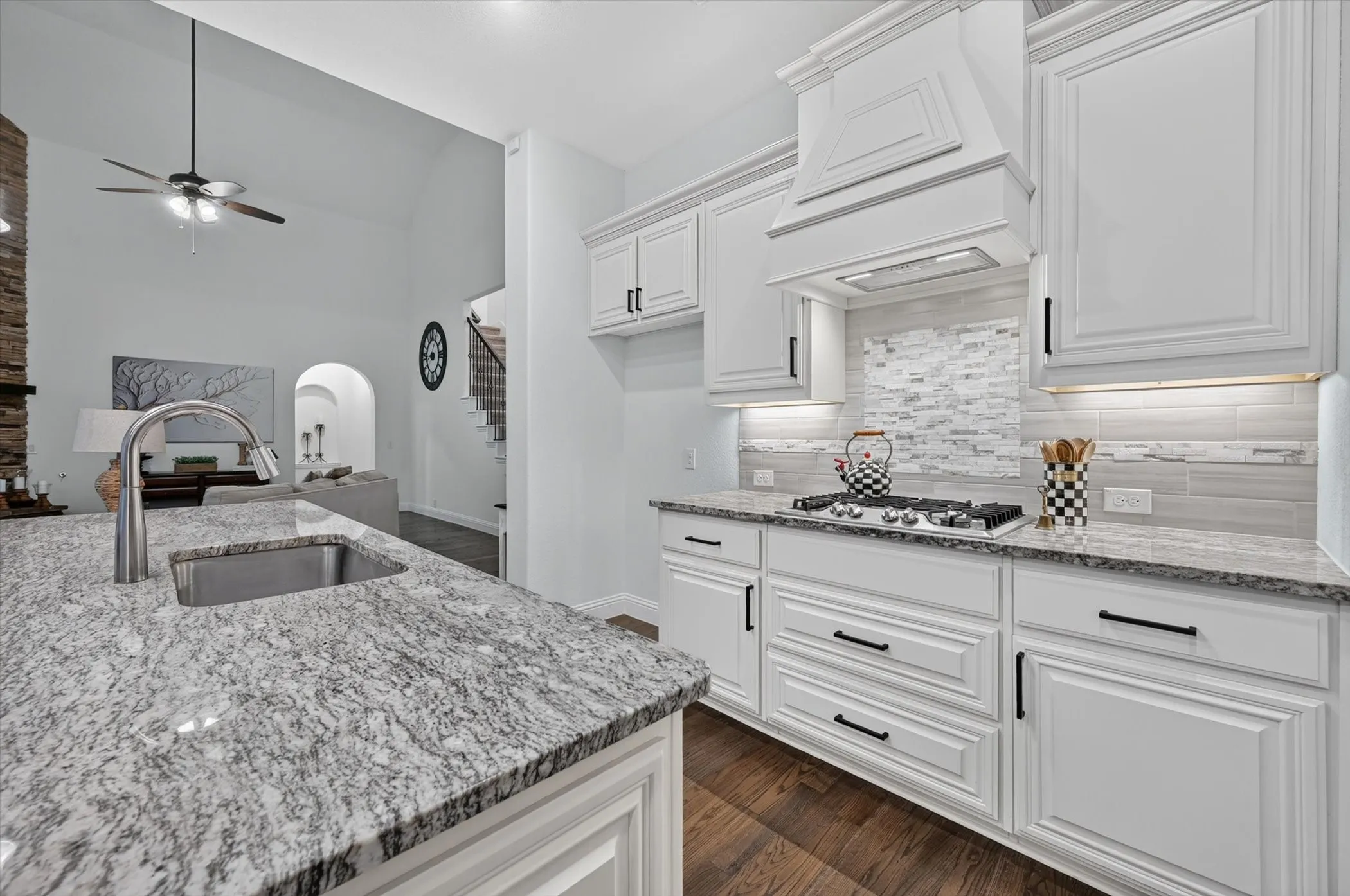Single Family Residence For Sale in Denton County , 11601 Norcross Drive, Cross Roads, Texas 76227, 4 Bedroom, 4 Bathroom, 3 Garage spaces, 3,517 Sqft, built in 2020, mls#21308420, Real Estate Agent in Cross Roads, Homes For Sale in Denton county, Homes For Sale in Cross Roads, Realtor in Cross Roads Texas, Real Estate Brokerage Independent Realty Texas, Luminita Cordes Realtor