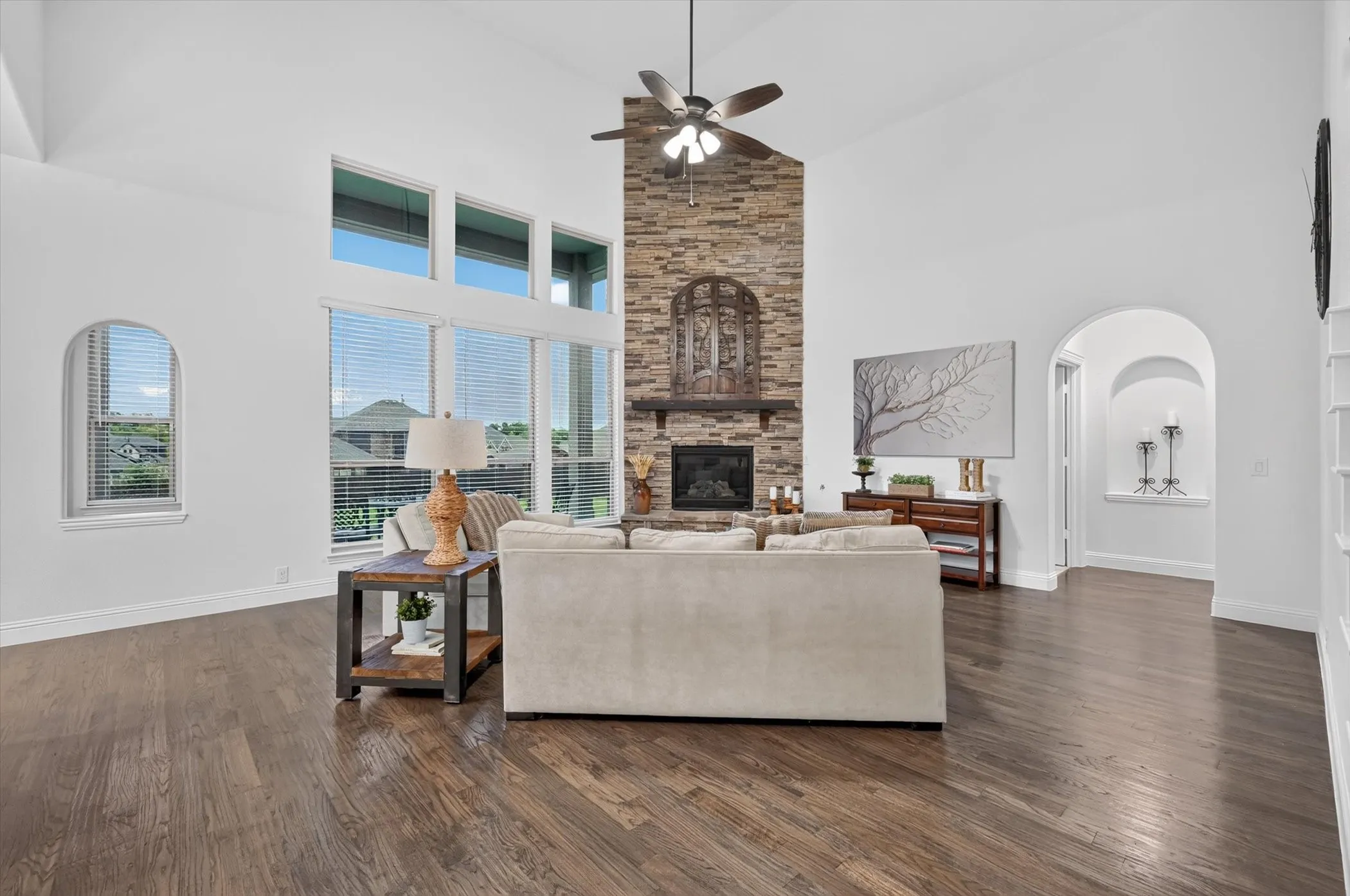 Single Family Residence For Sale in Denton County , 11601 Norcross Drive, Cross Roads, Texas 76227, 4 Bedroom, 4 Bathroom, 3 Garage spaces, 3,517 Sqft, built in 2020, mls#21308420, Real Estate Agent in Cross Roads, Homes For Sale in Denton county, Homes For Sale in Cross Roads, Realtor in Cross Roads Texas, Real Estate Brokerage Independent Realty Texas, Luminita Cordes Realtor