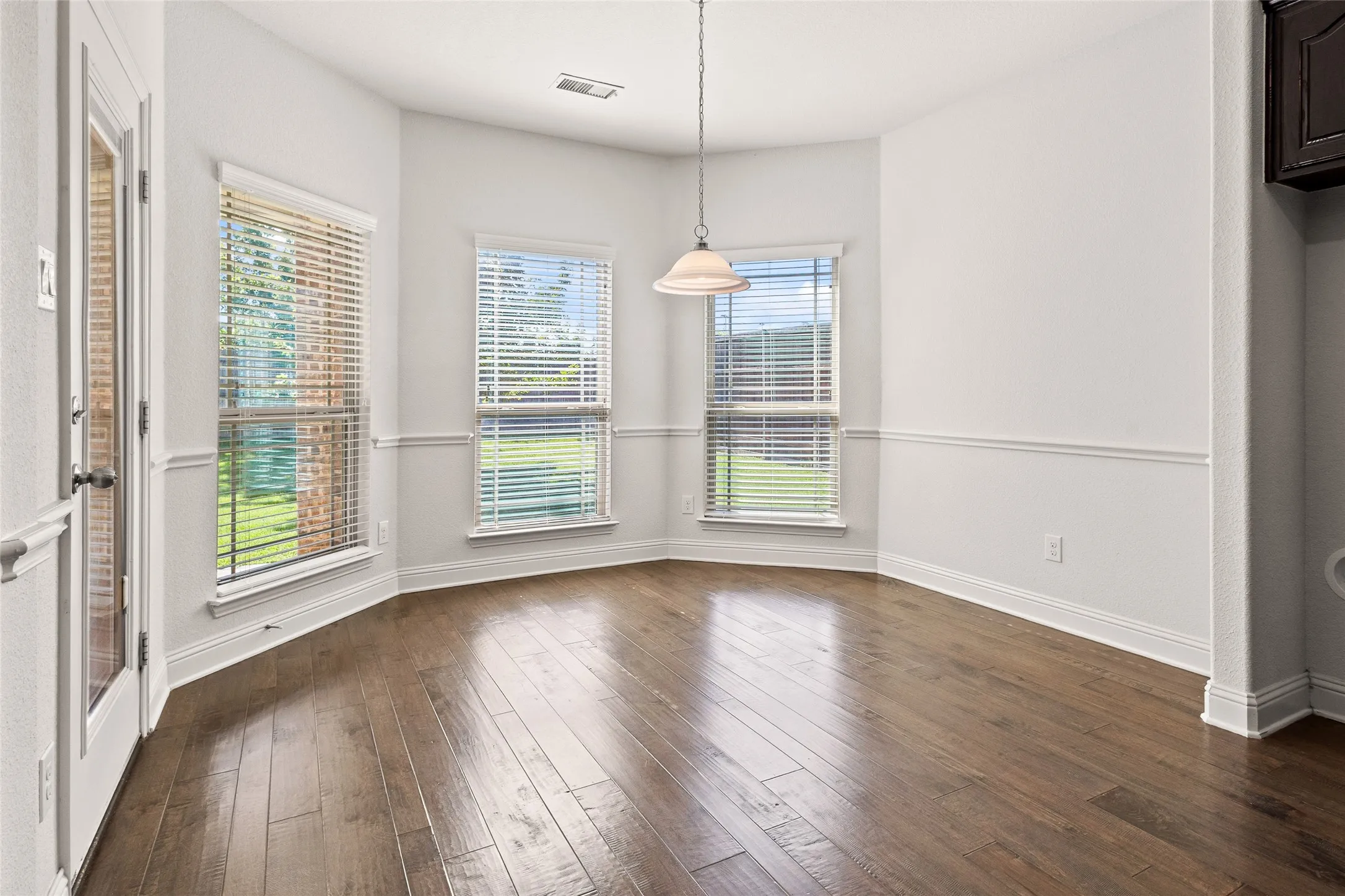 Single Family Residence For Sale in Tarrant County , 604 Cody Lane, Mansfield, Texas 76063, 5 Bedroom, 4 Bathroom, 2 Garage spaces, 4,222 Sqft, built in 2017, mls#21302472, Real Estate Agent in Mansfield, Homes For Sale in Tarrant county, Homes For Sale in Mansfield, Realtor in Mansfield Texas, Real Estate Brokerage Independent Realty Texas, Luminita Cordes Realtor