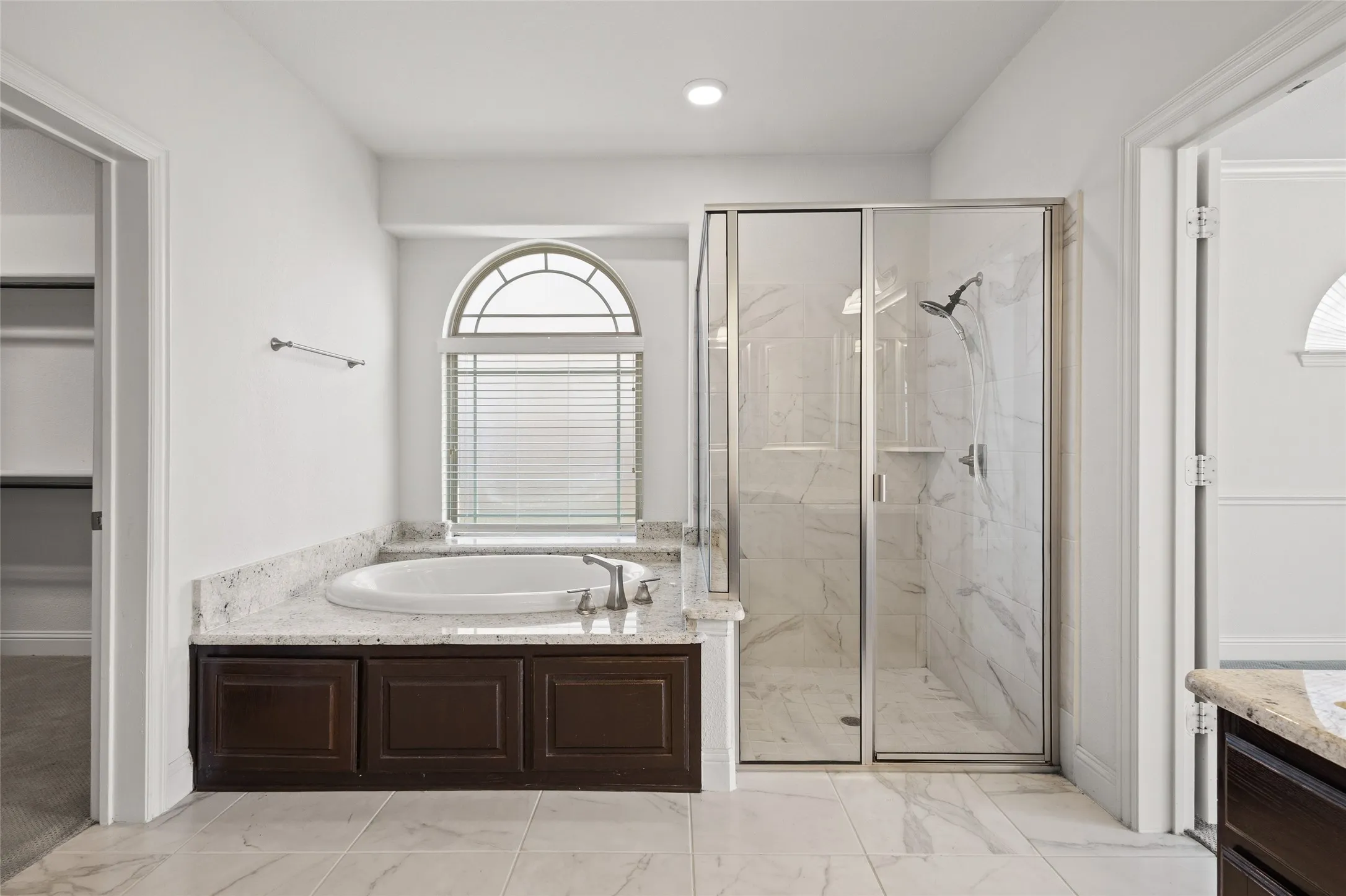 Single Family Residence For Sale in Tarrant County , 604 Cody Lane, Mansfield, Texas 76063, 5 Bedroom, 4 Bathroom, 2 Garage spaces, 4,222 Sqft, built in 2017, mls#21302472, Real Estate Agent in Mansfield, Homes For Sale in Tarrant county, Homes For Sale in Mansfield, Realtor in Mansfield Texas, Real Estate Brokerage Independent Realty Texas, Luminita Cordes Realtor