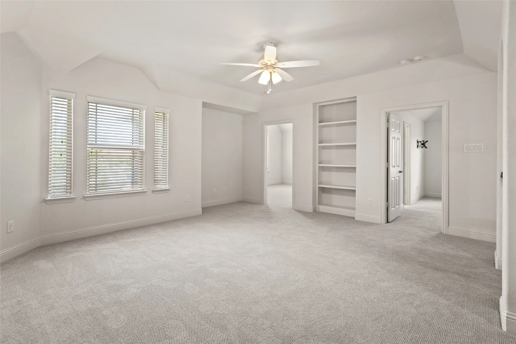 Single Family Residence For Sale in Tarrant County , 604 Cody Lane, Mansfield, Texas 76063, 5 Bedroom, 4 Bathroom, 2 Garage spaces, 4,222 Sqft, built in 2017, mls#21302472, Real Estate Agent in Mansfield, Homes For Sale in Tarrant county, Homes For Sale in Mansfield, Realtor in Mansfield Texas, Real Estate Brokerage Independent Realty Texas, Luminita Cordes Realtor