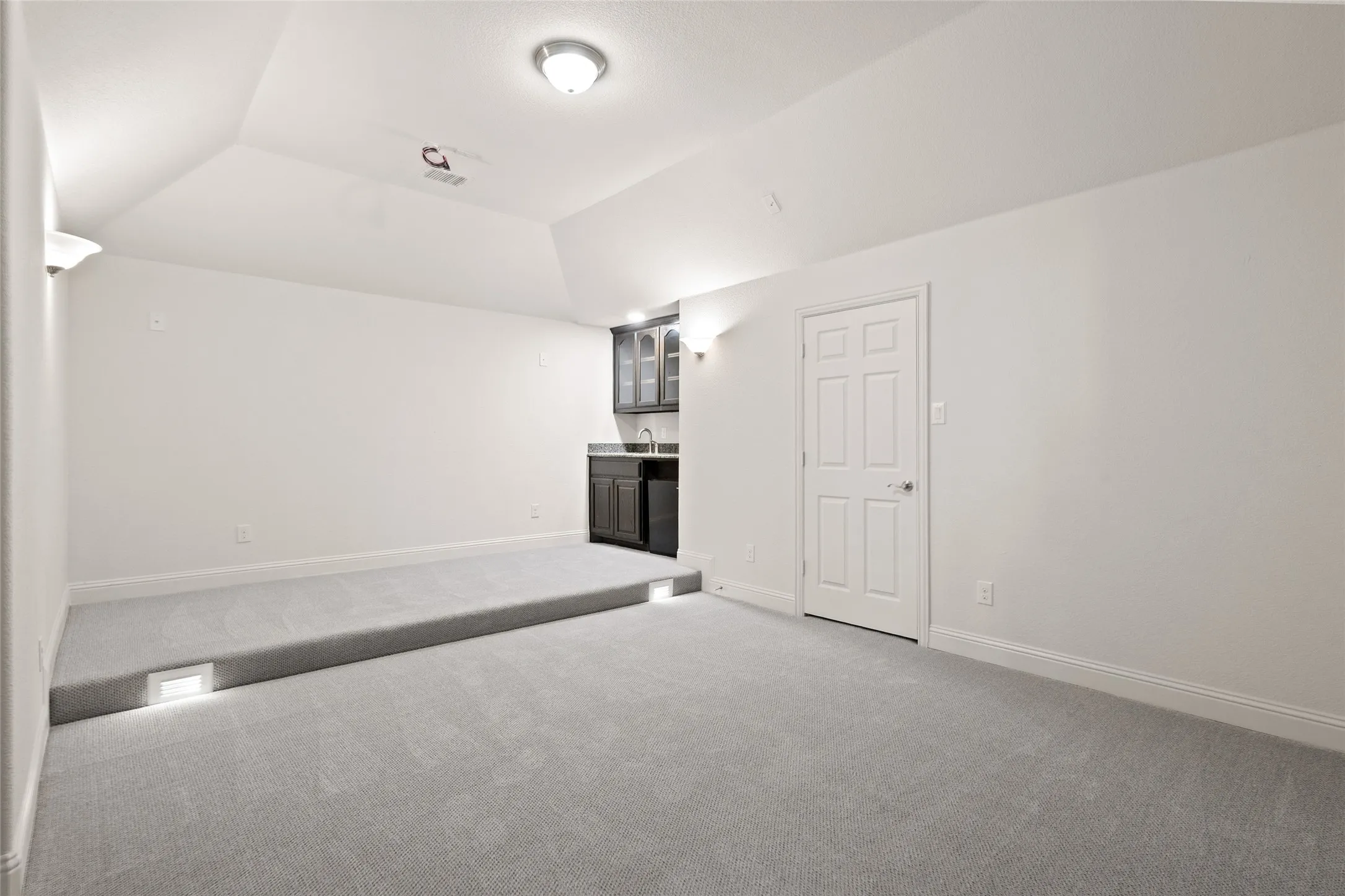 Single Family Residence For Sale in Tarrant County , 604 Cody Lane, Mansfield, Texas 76063, 5 Bedroom, 4 Bathroom, 2 Garage spaces, 4,222 Sqft, built in 2017, mls#21302472, Real Estate Agent in Mansfield, Homes For Sale in Tarrant county, Homes For Sale in Mansfield, Realtor in Mansfield Texas, Real Estate Brokerage Independent Realty Texas, Luminita Cordes Realtor