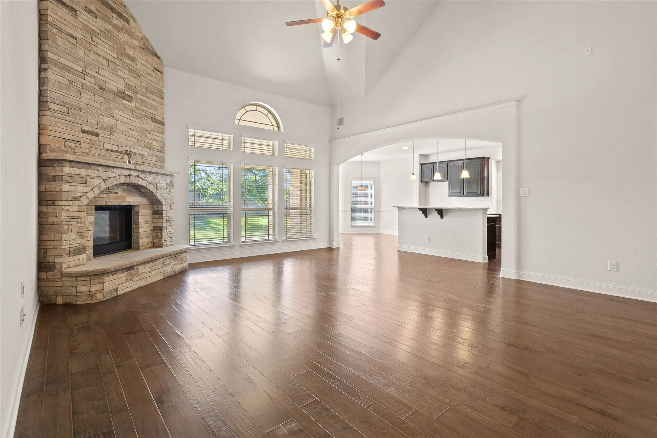 Single Family Residence For Sale in Tarrant County , 604 Cody Lane, Mansfield, Texas 76063, 5 Bedroom, 4 Bathroom, 2 Garage spaces, 4,222 Sqft, built in 2017, mls#21302472, Real Estate Agent in Mansfield, Homes For Sale in Tarrant county, Homes For Sale in Mansfield, Realtor in Mansfield Texas, Real Estate Brokerage Independent Realty Texas, Luminita Cordes Realtor