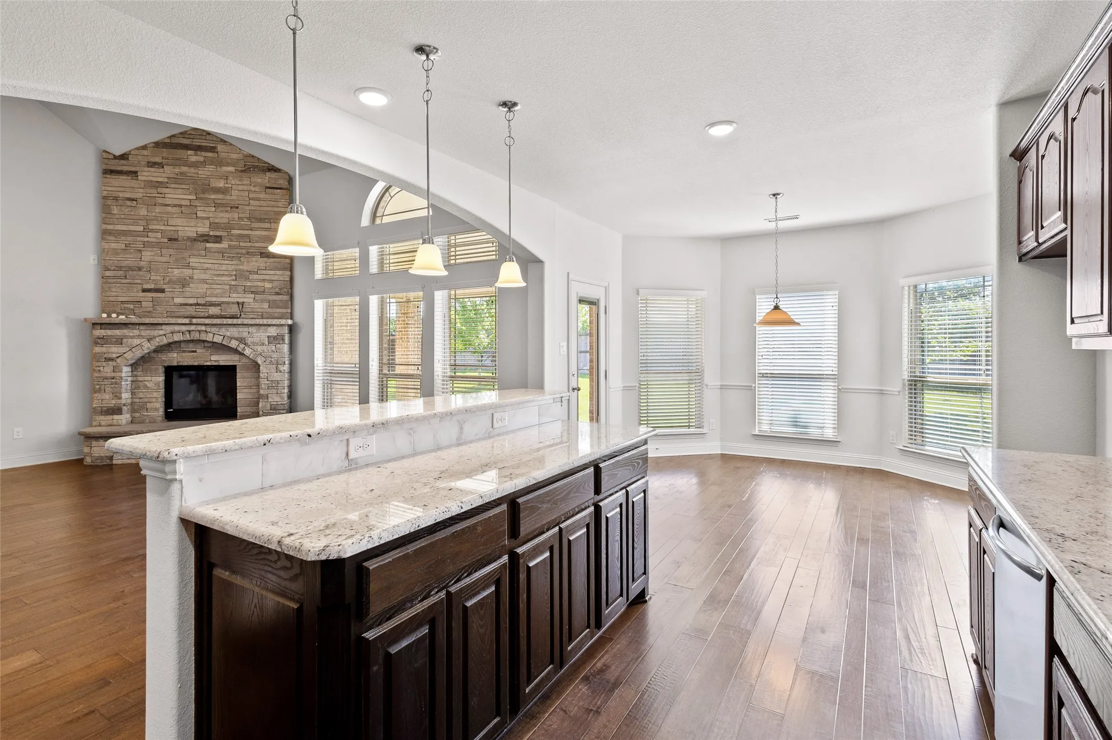 Single Family Residence For Sale in Tarrant County , 604 Cody Lane, Mansfield, Texas 76063, 5 Bedroom, 4 Bathroom, 2 Garage spaces, 4,222 Sqft, built in 2017, mls#21302472, Real Estate Agent in Mansfield, Homes For Sale in Tarrant county, Homes For Sale in Mansfield, Realtor in Mansfield Texas, Real Estate Brokerage Independent Realty Texas, Luminita Cordes Realtor