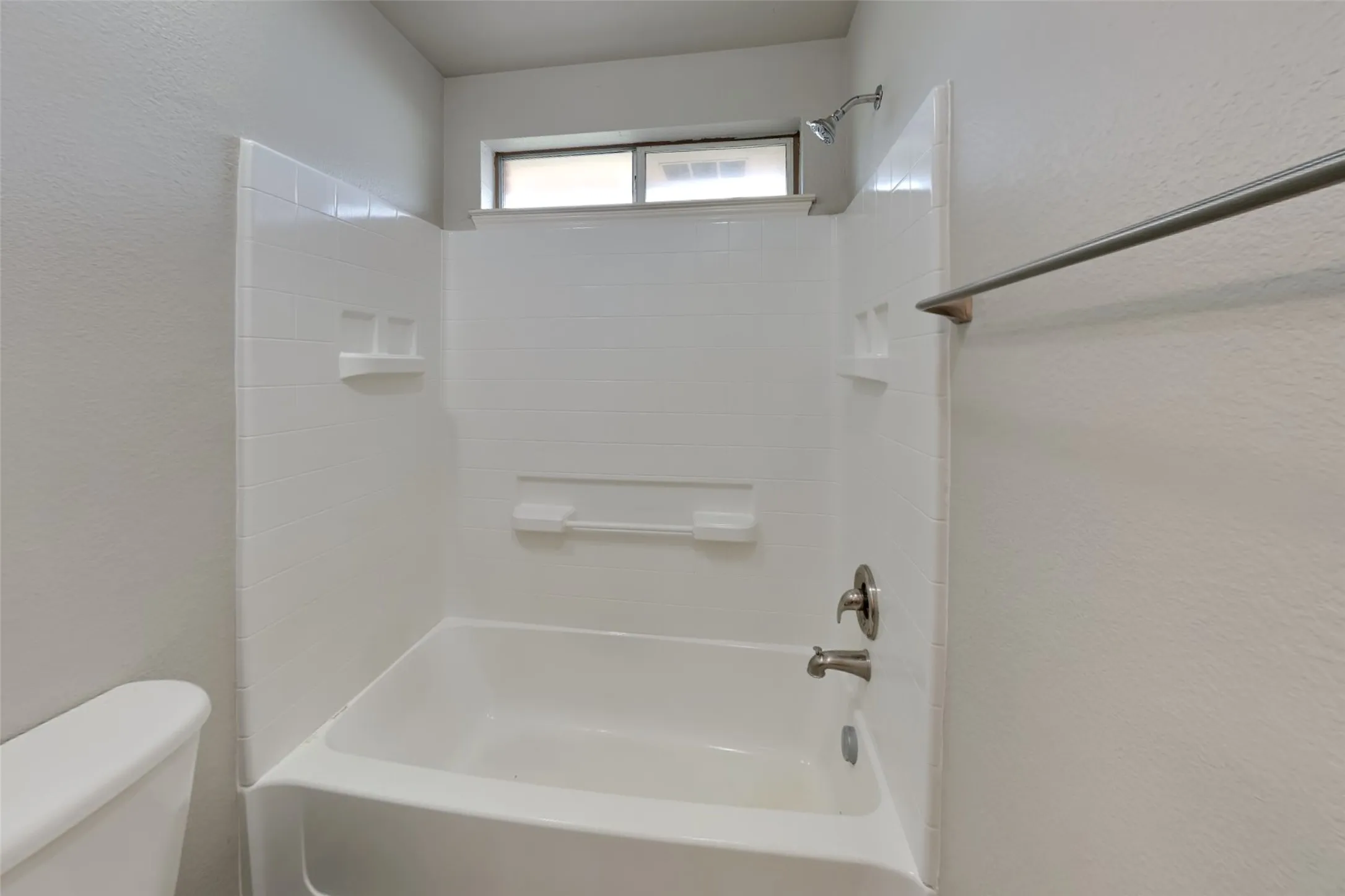 Single Family Residence For Rent in Denton County , 711 Blue Heron, Aubrey, Texas 76227, 3 Bedroom, 2 Bathroom, 2 Garage spaces, 1,733 Sqft, built in 2003, mls#21310303, Real Estate Agent in Aubrey, Homes For Rent in Denton county, Homes For Rent in Aubrey, Realtor in Aubrey Texas, Real Estate Brokerage Independent Realty Texas, Luminita Cordes Realtor
