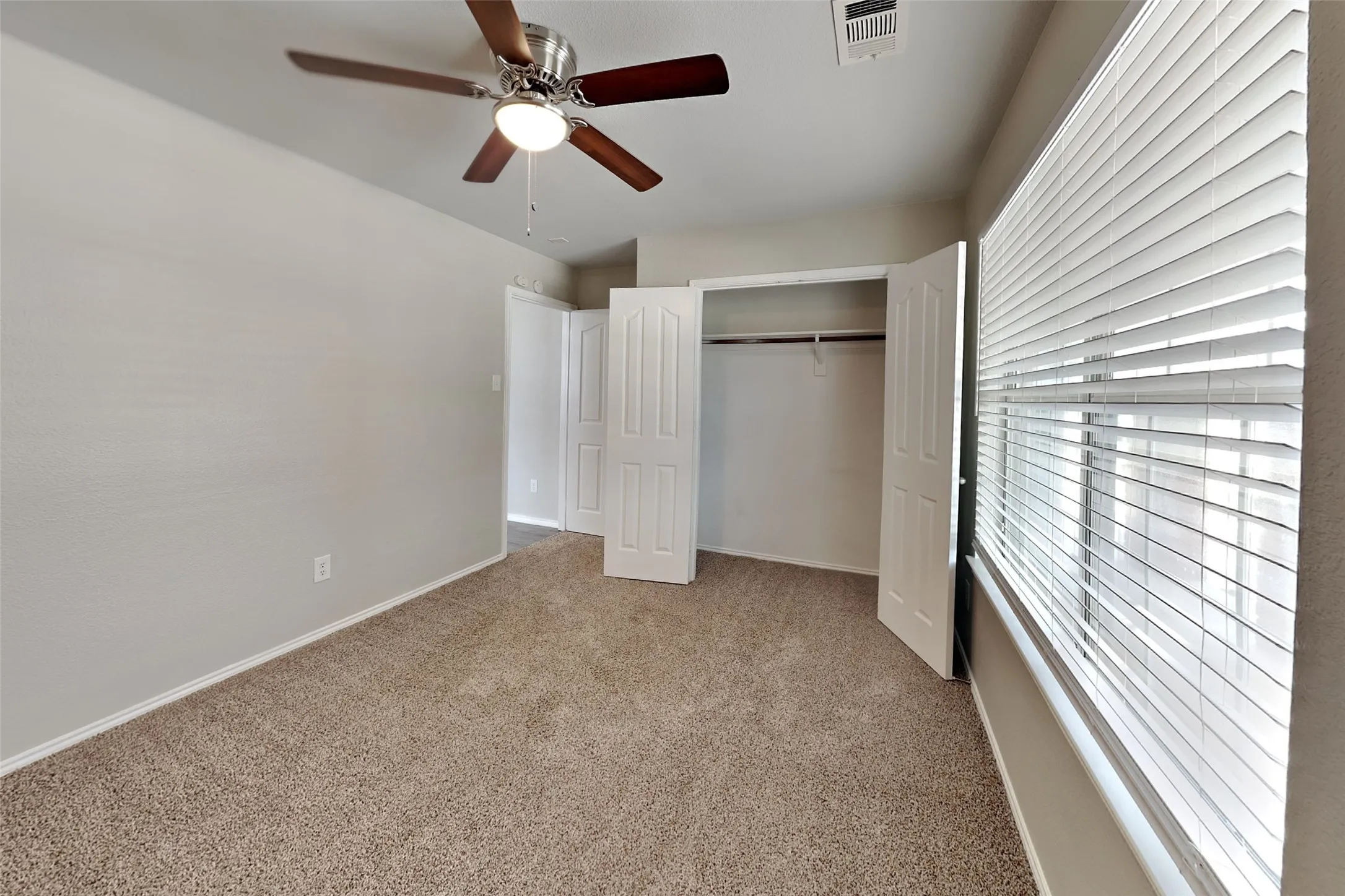 Single Family Residence For Rent in Denton County , 711 Blue Heron, Aubrey, Texas 76227, 3 Bedroom, 2 Bathroom, 2 Garage spaces, 1,733 Sqft, built in 2003, mls#21310303, Real Estate Agent in Aubrey, Homes For Rent in Denton county, Homes For Rent in Aubrey, Realtor in Aubrey Texas, Real Estate Brokerage Independent Realty Texas, Luminita Cordes Realtor