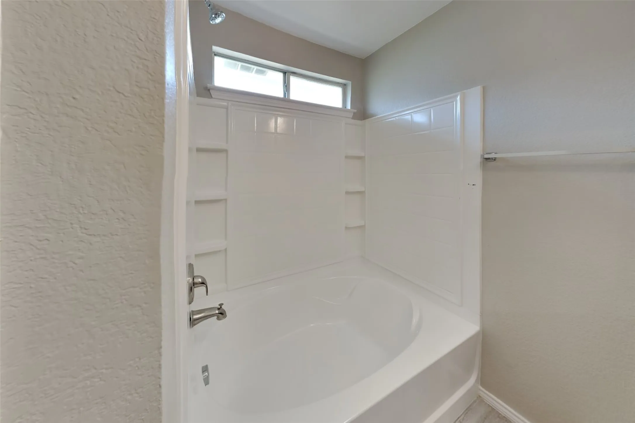 Single Family Residence For Rent in Denton County , 711 Blue Heron, Aubrey, Texas 76227, 3 Bedroom, 2 Bathroom, 2 Garage spaces, 1,733 Sqft, built in 2003, mls#21310303, Real Estate Agent in Aubrey, Homes For Rent in Denton county, Homes For Rent in Aubrey, Realtor in Aubrey Texas, Real Estate Brokerage Independent Realty Texas, Luminita Cordes Realtor
